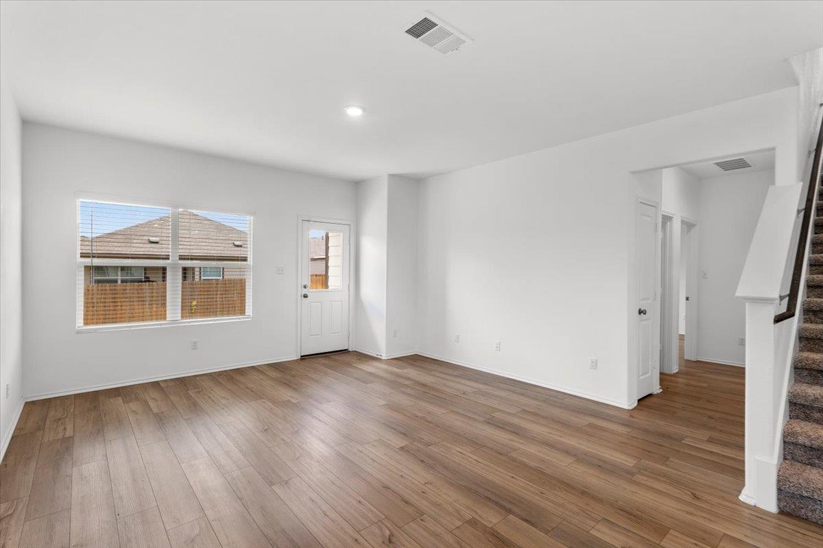 448 Perfect World Loop Property Photo 11