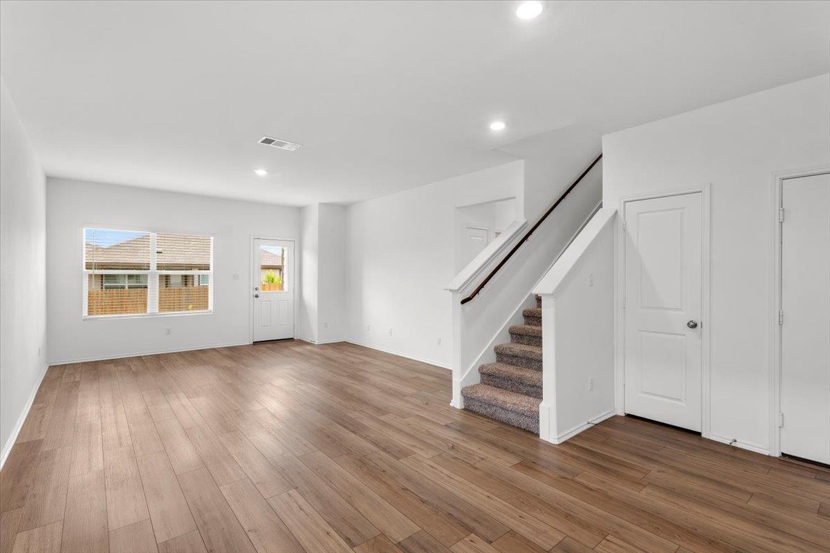 448 Perfect World Loop Property Photo 12