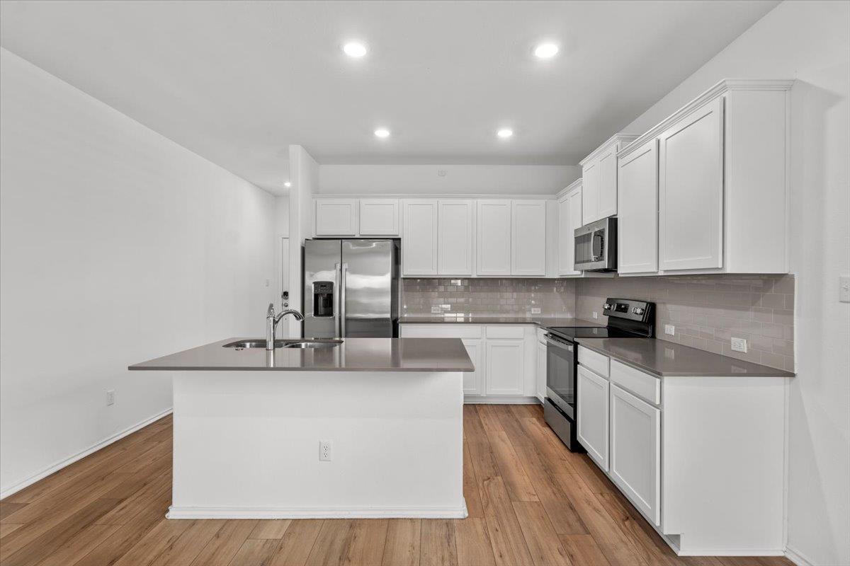 448 Perfect World Loop Property Photo 15