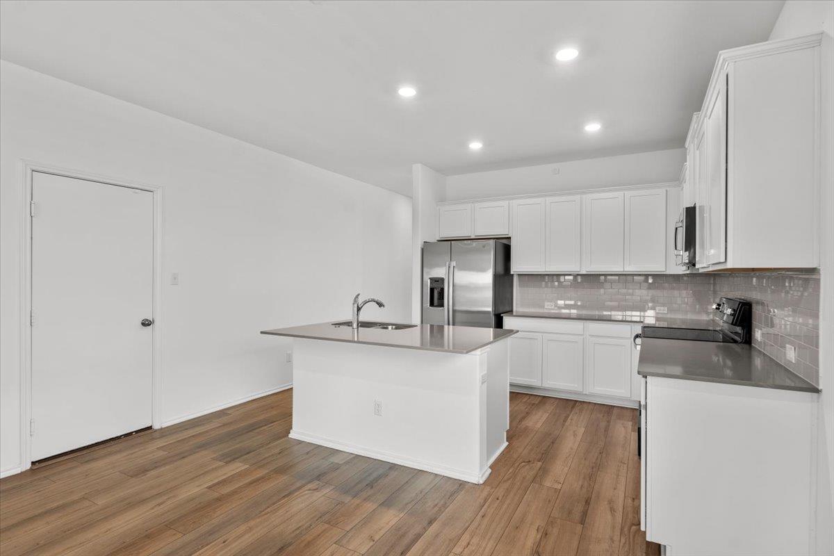 448 Perfect World Loop Property Photo 16