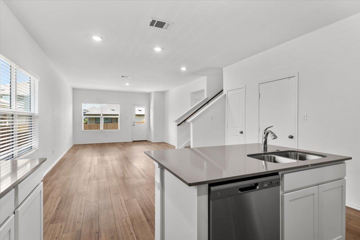 448 Perfect World Loop Property Photo 17