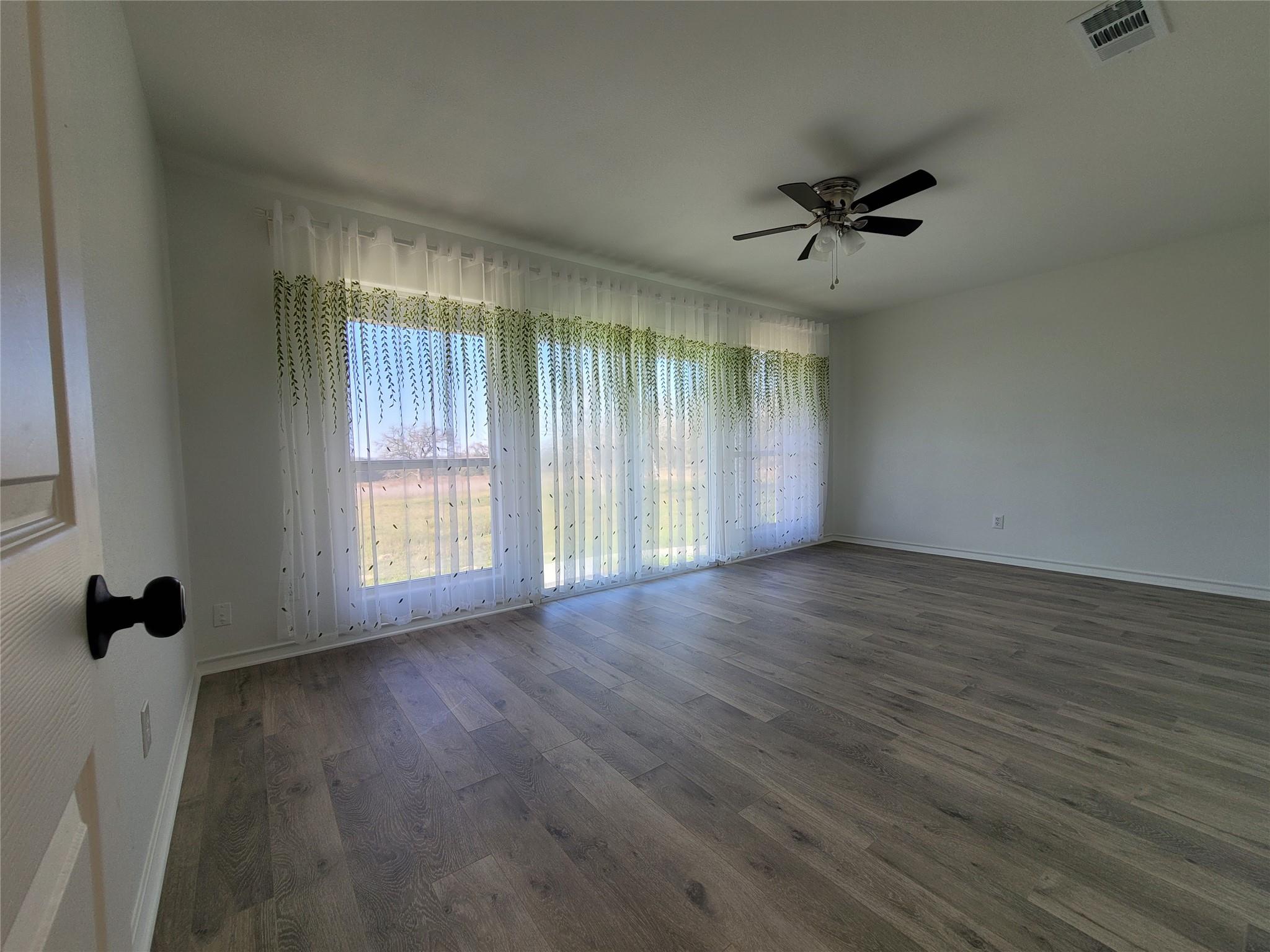 208 Newcastle Dr Property Photo 18
