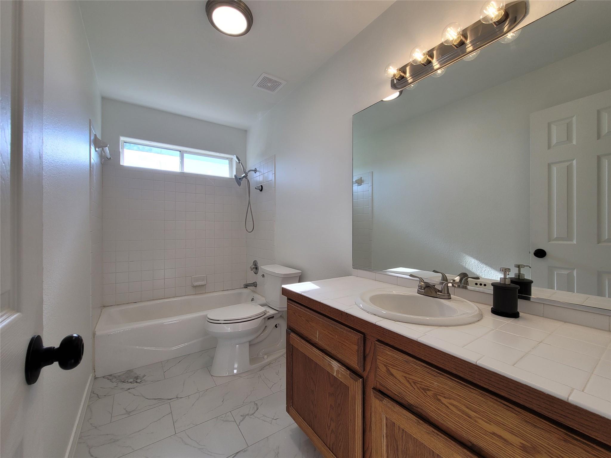 208 Newcastle Dr Property Photo 27