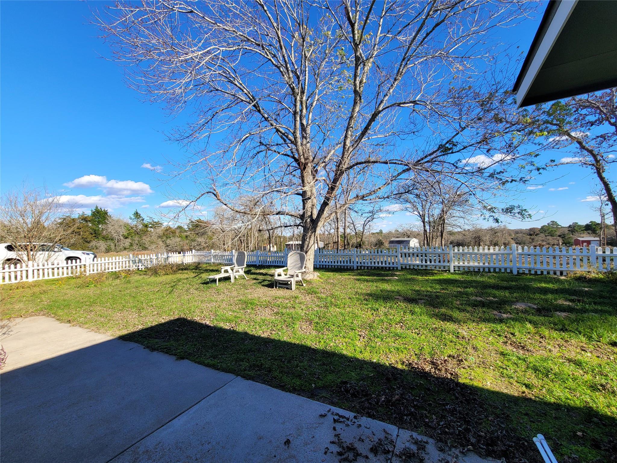 208 Newcastle Dr Property Photo 34