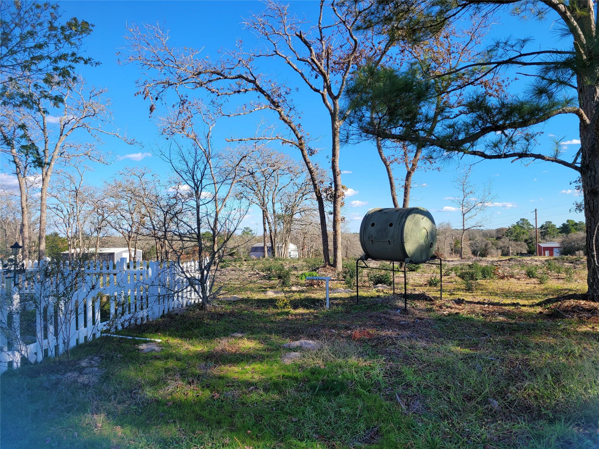 208 Newcastle Dr Property Photo 36