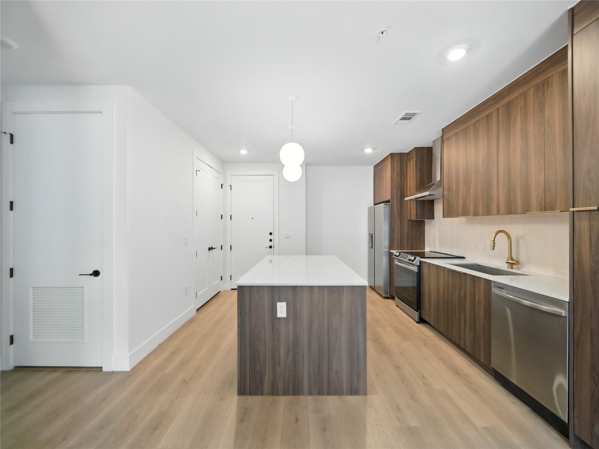 1701 Simond Ave #302 Property Photo 5