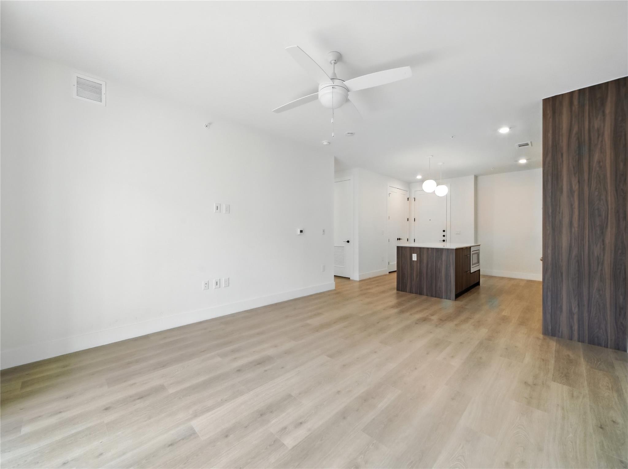 1701 Simond Ave #302 Property Photo 9