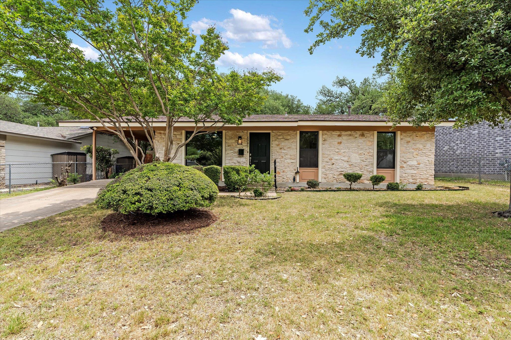 5901 Garden Oaks Dr Property Photo