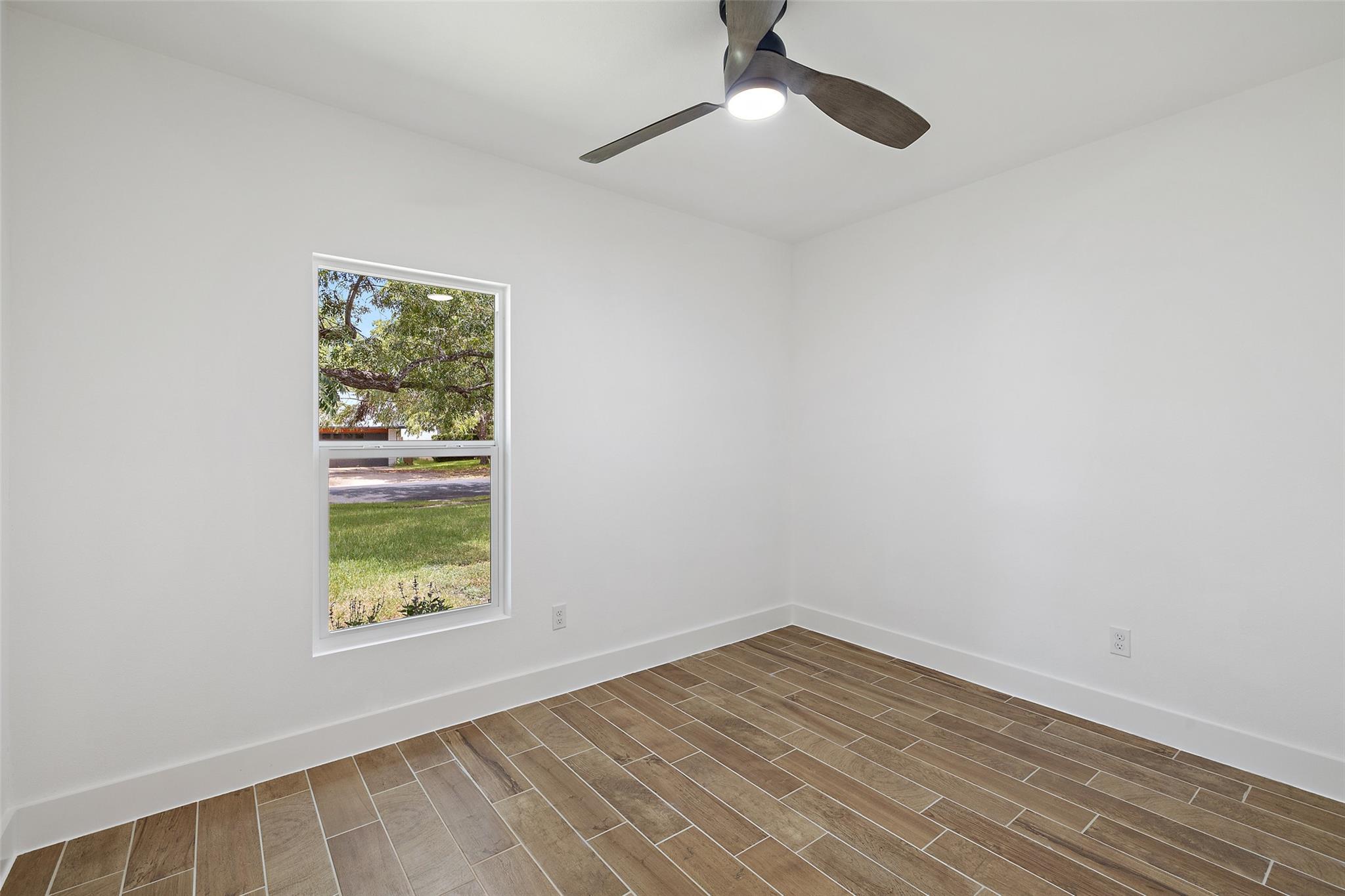 1111 Spearson Ln Property Photo 22