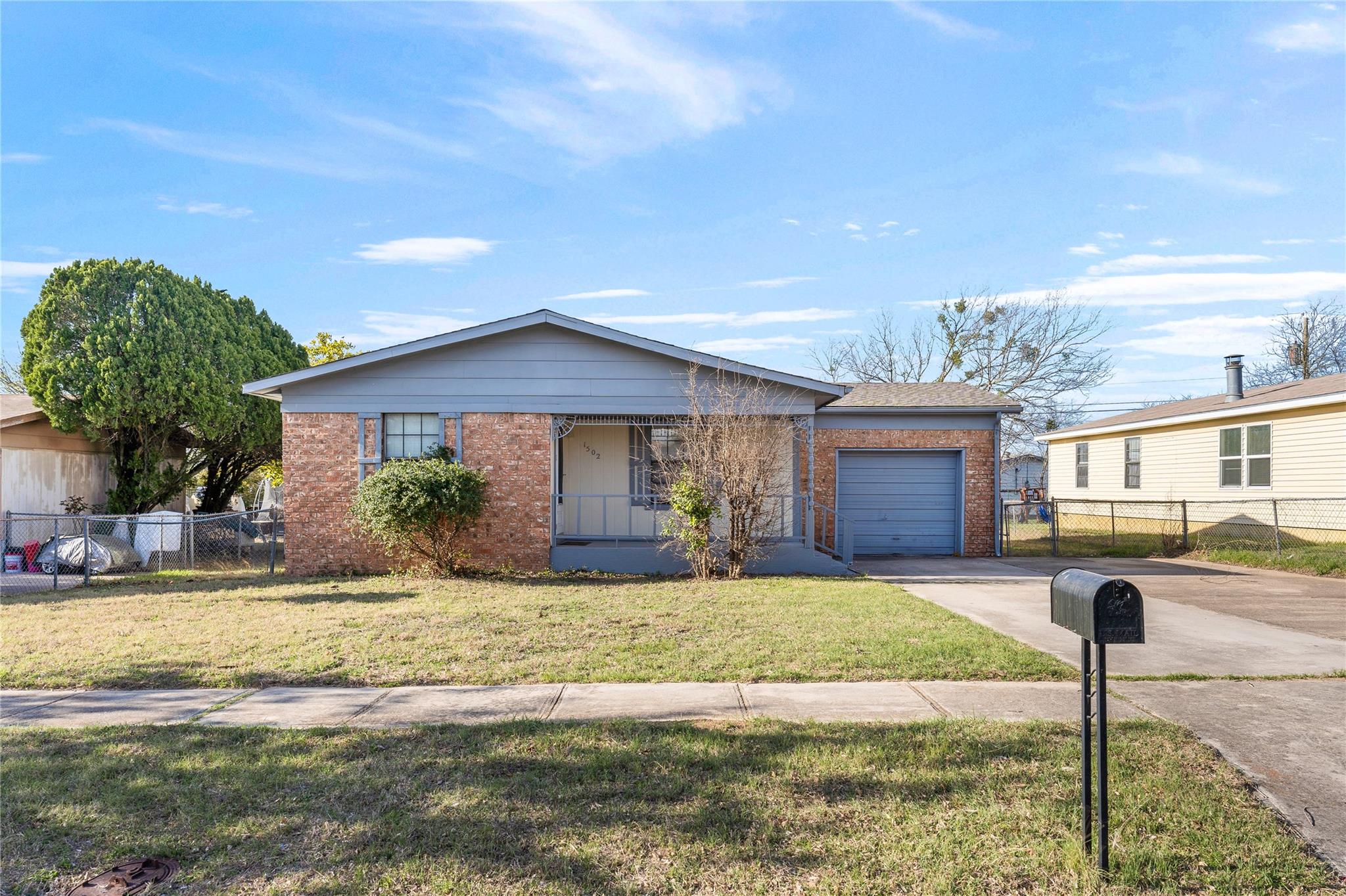 1502 Anna Lee Dr Property Photo 1
