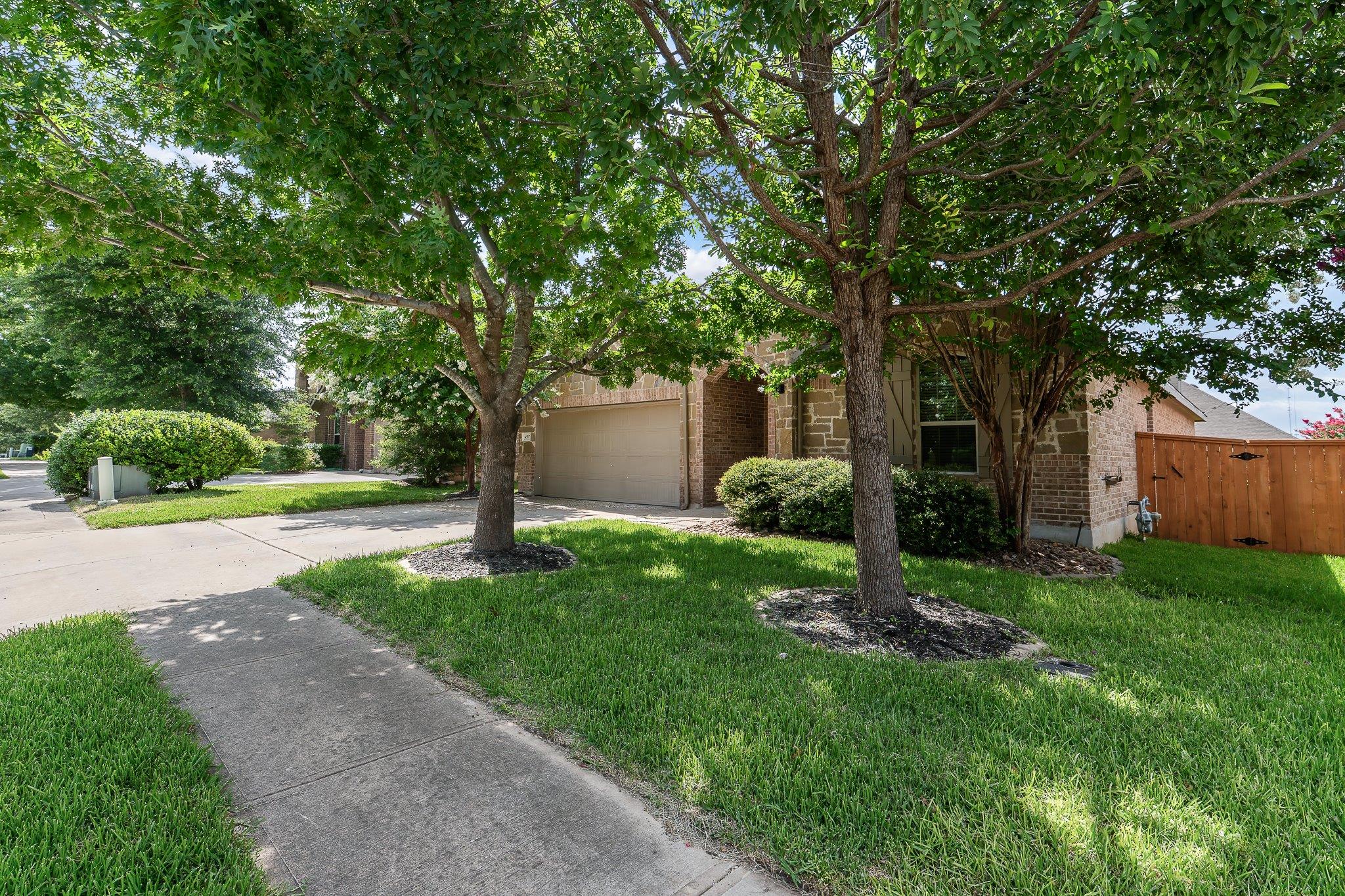 4517 Chestnut Meadows Bnd Property Photo 2