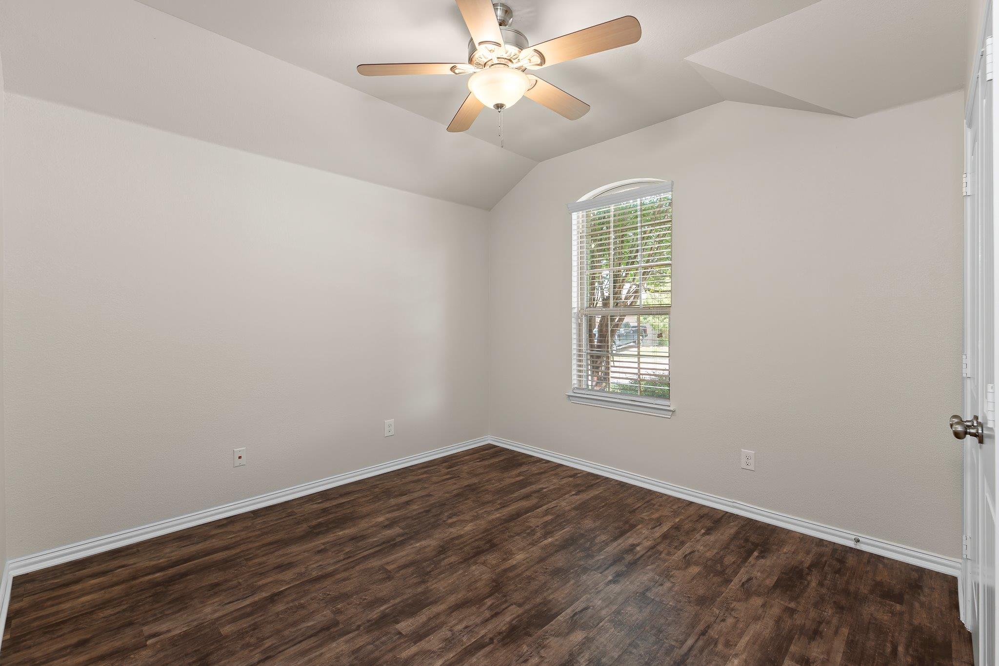 4517 Chestnut Meadows Bnd Property Photo 5