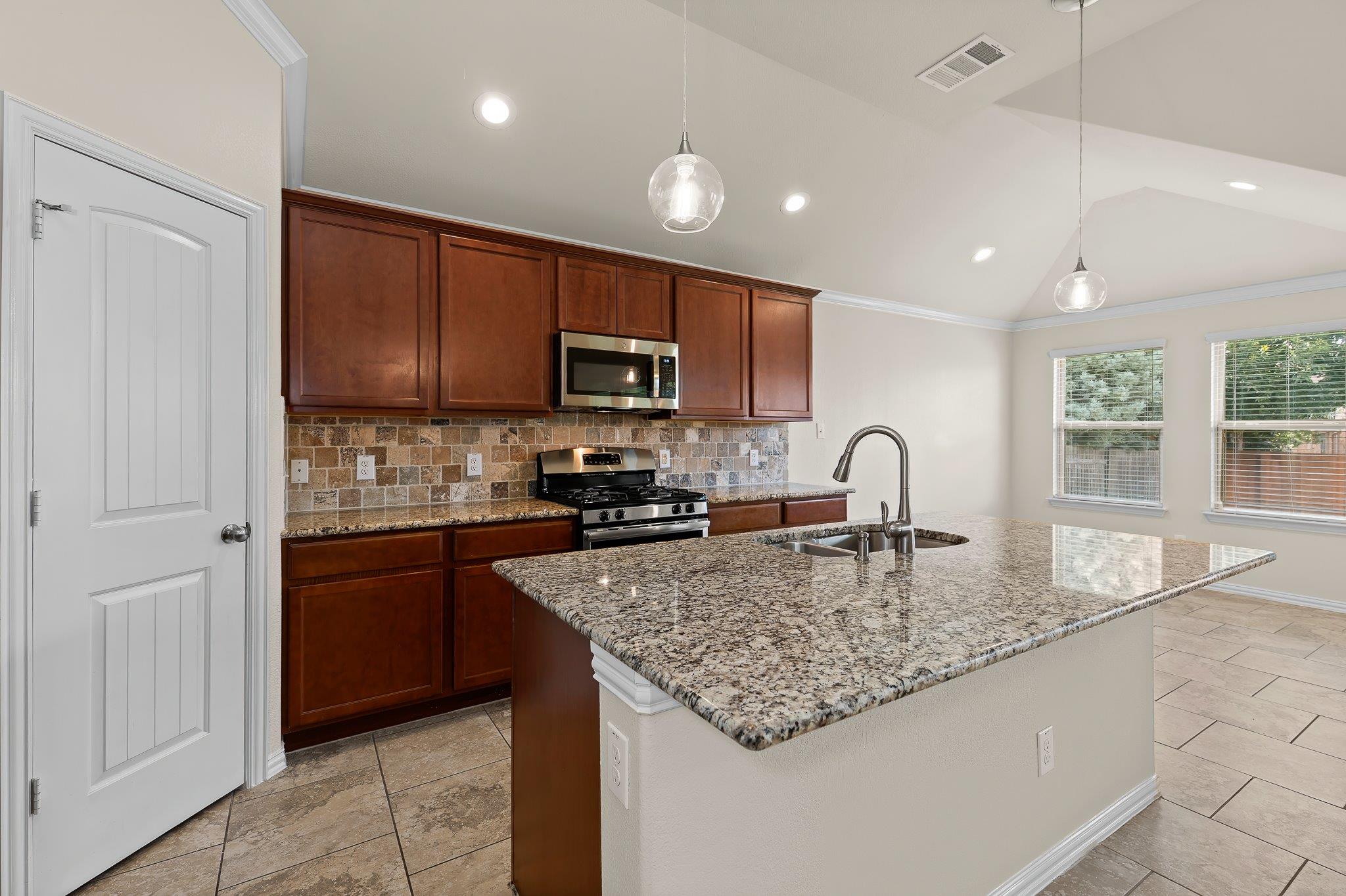 4517 Chestnut Meadows Bnd Property Photo 16