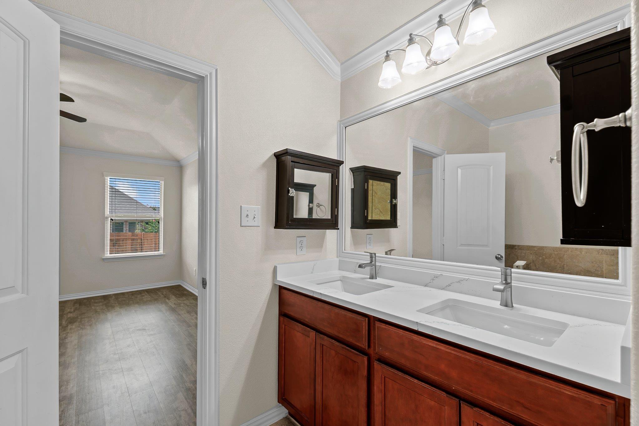 4517 Chestnut Meadows Bnd Property Photo 28