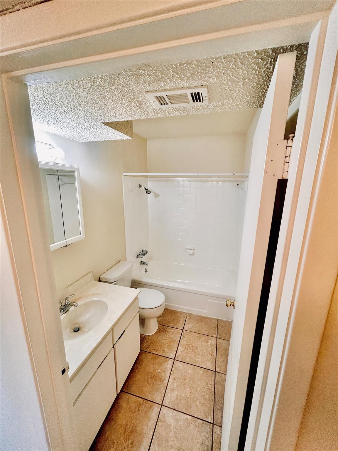 2408 Longview St #110 Property Photo 8