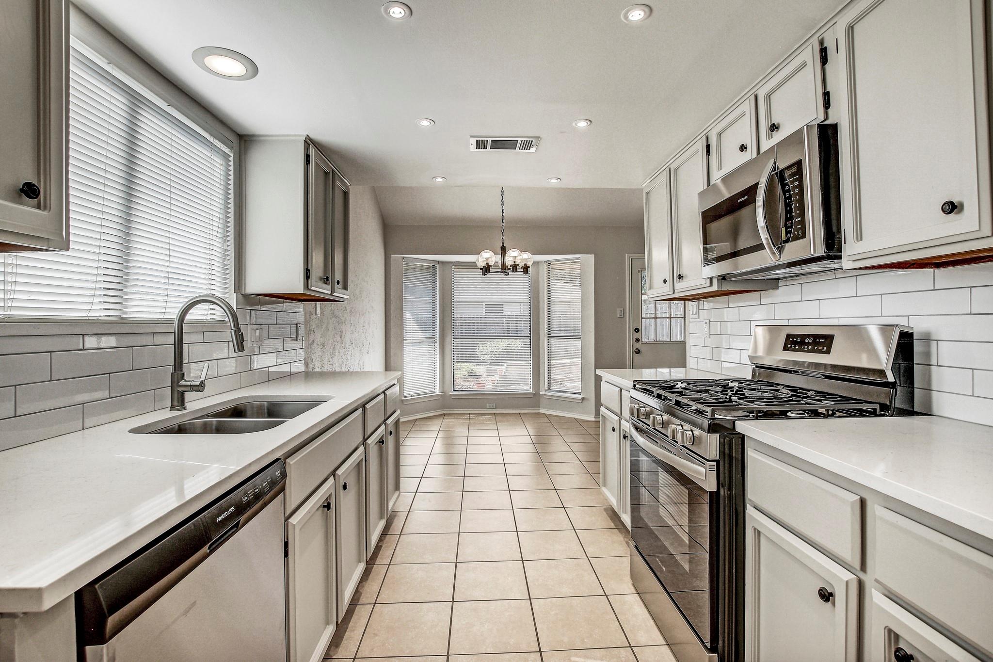 2109 Delvin Ln Property Photo 1