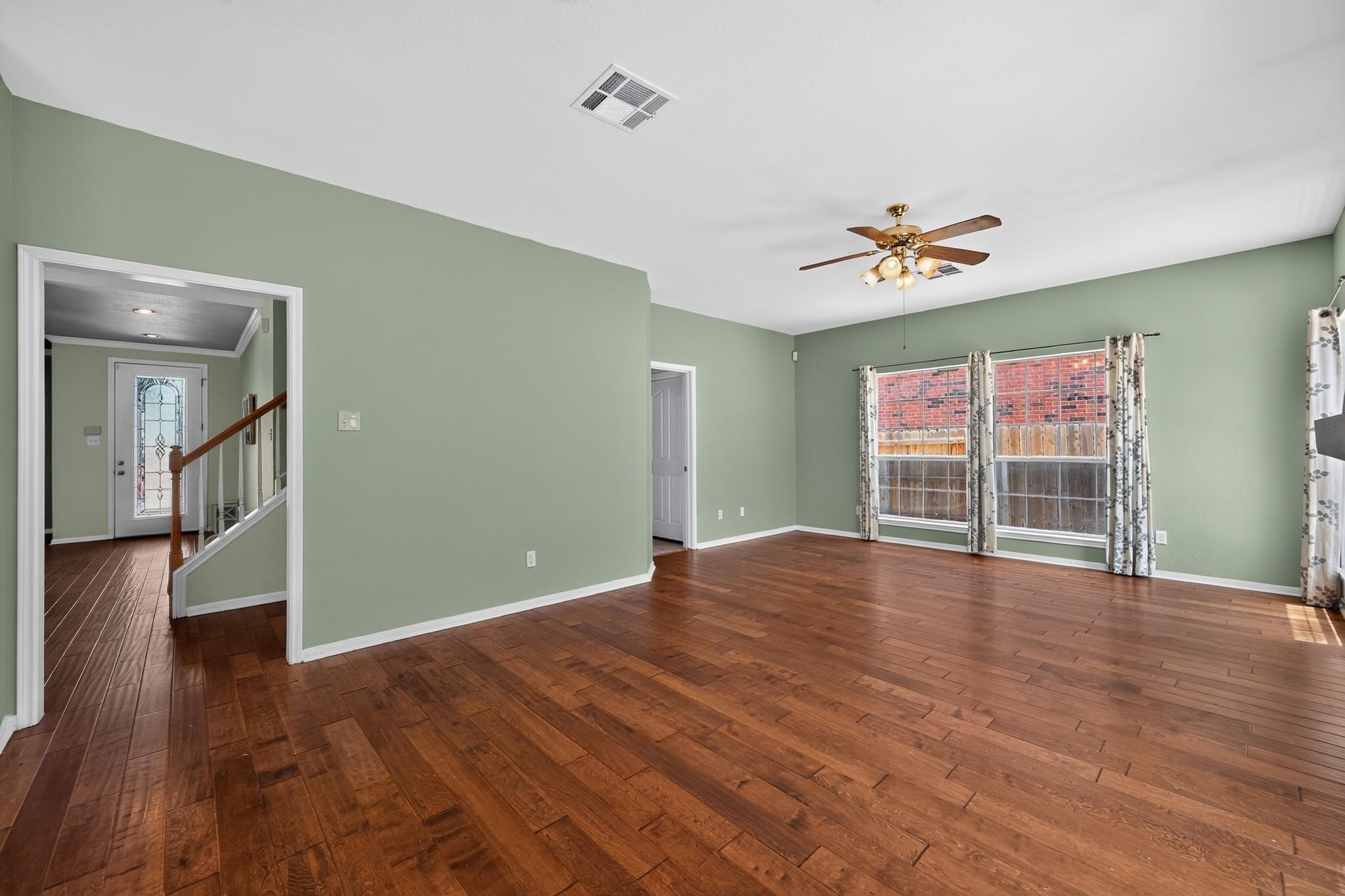 1123 Oaklands Dr Property Photo 5