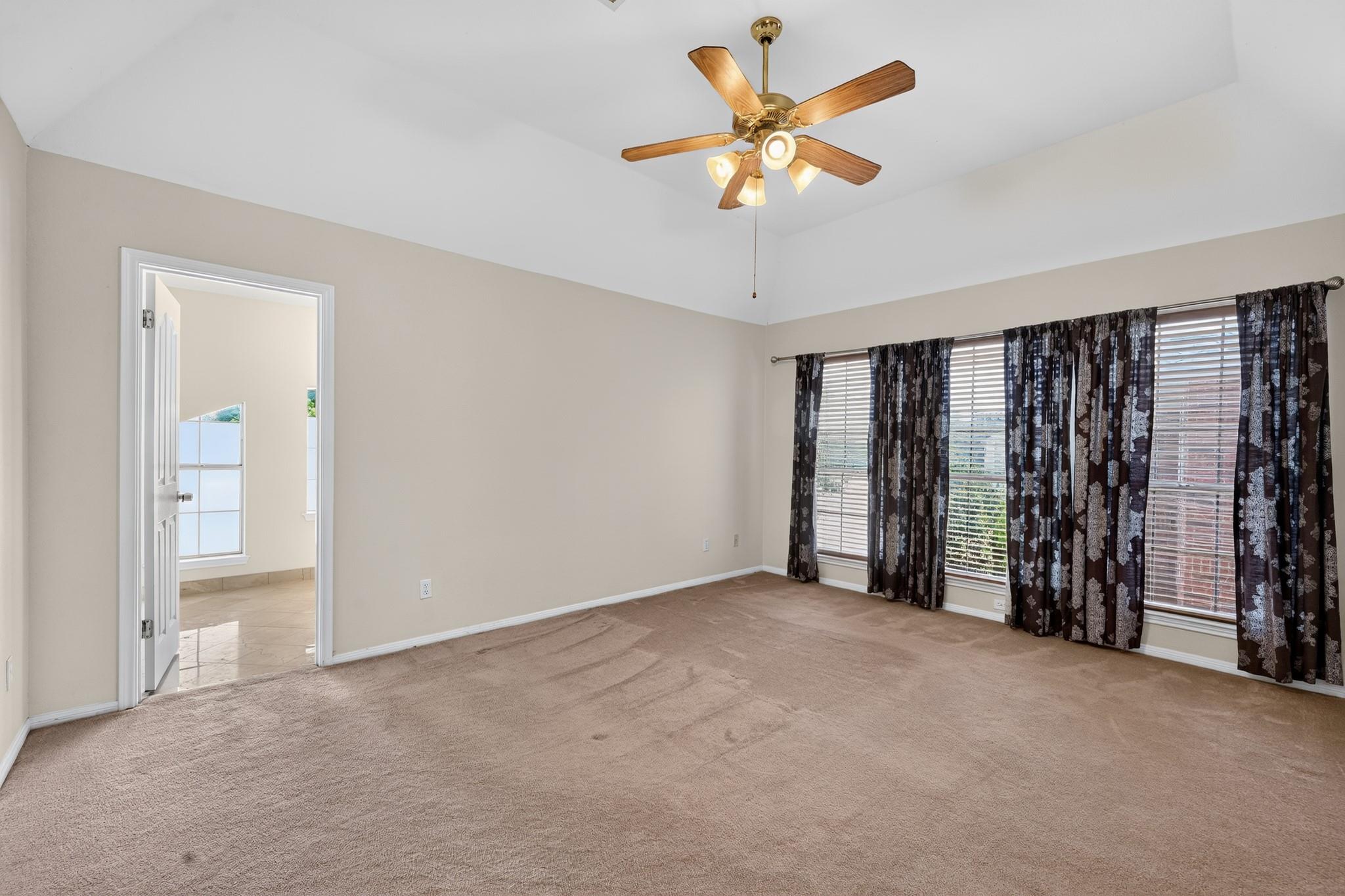 1123 Oaklands Dr Property Photo 29