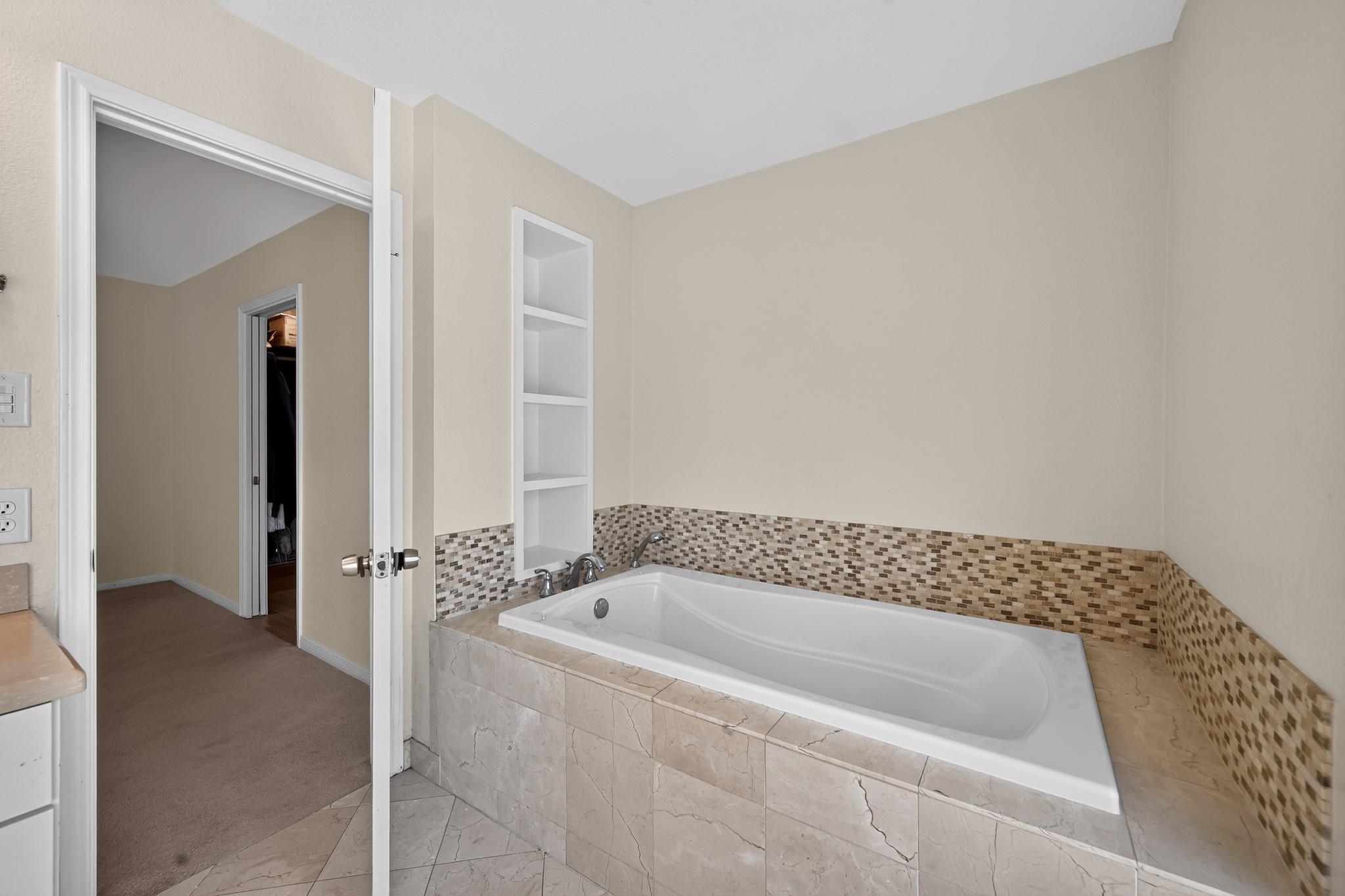 1123 Oaklands Dr Property Photo 31