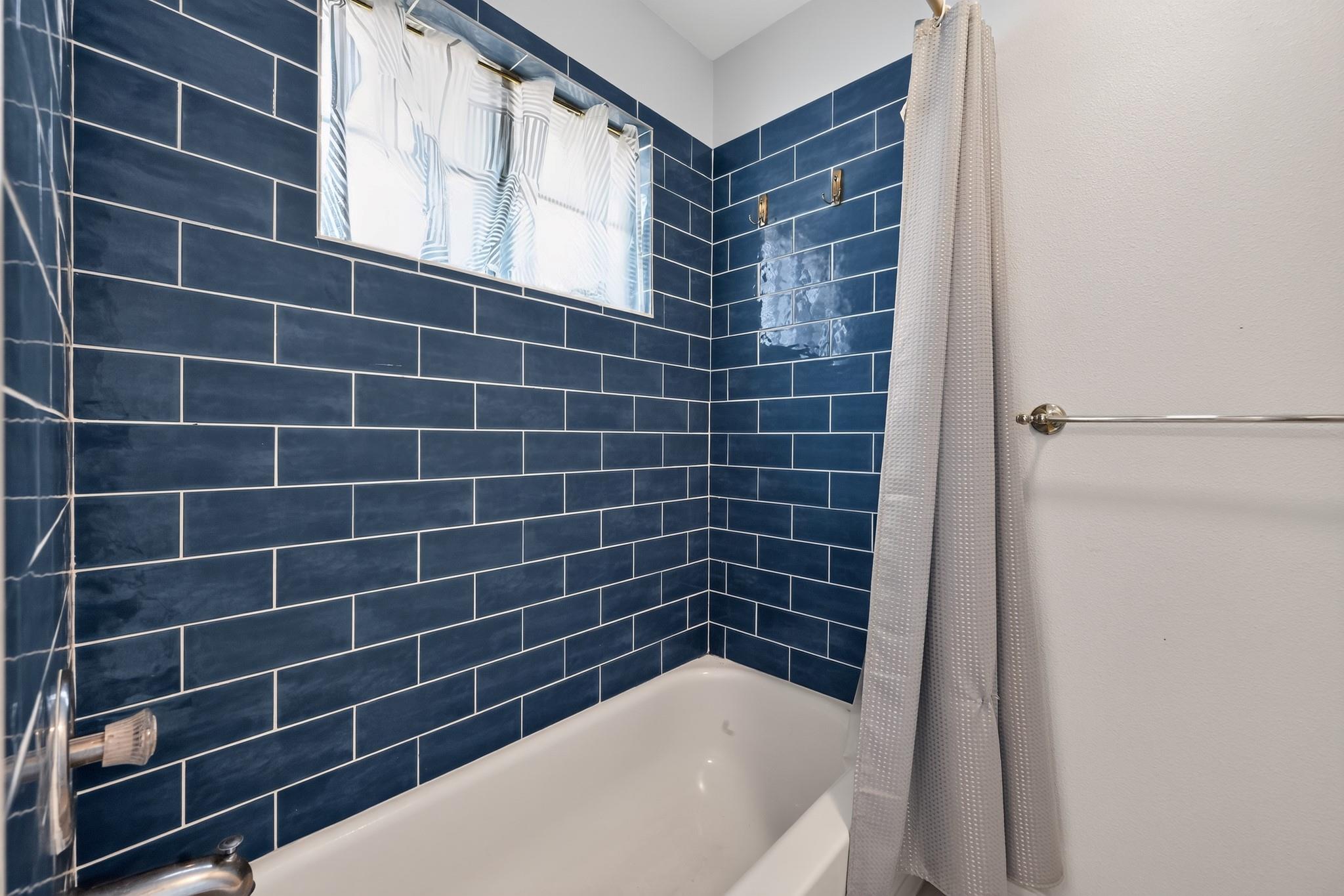 1123 Oaklands Dr Property Photo 32