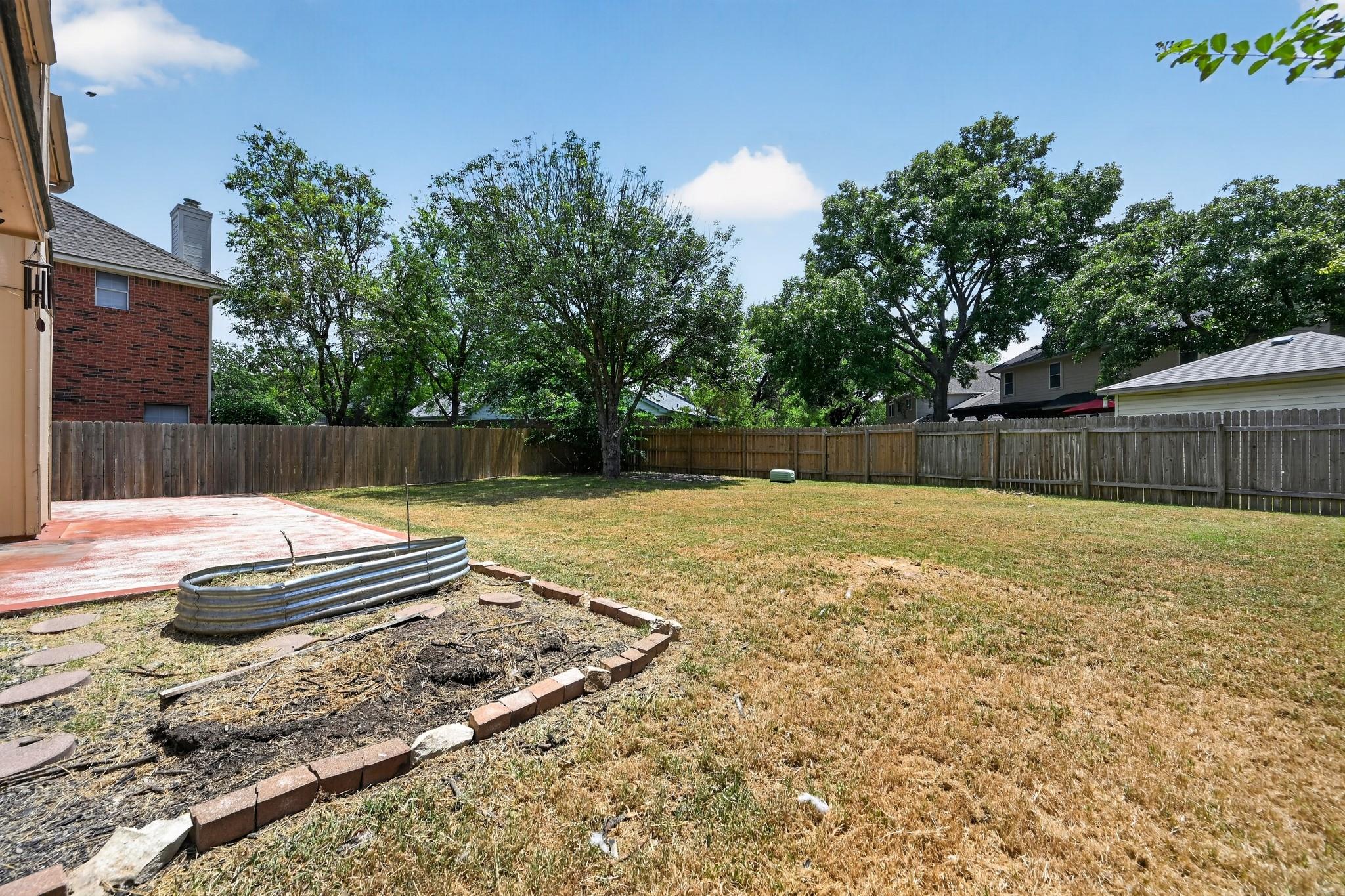 1123 Oaklands Dr Property Photo 36
