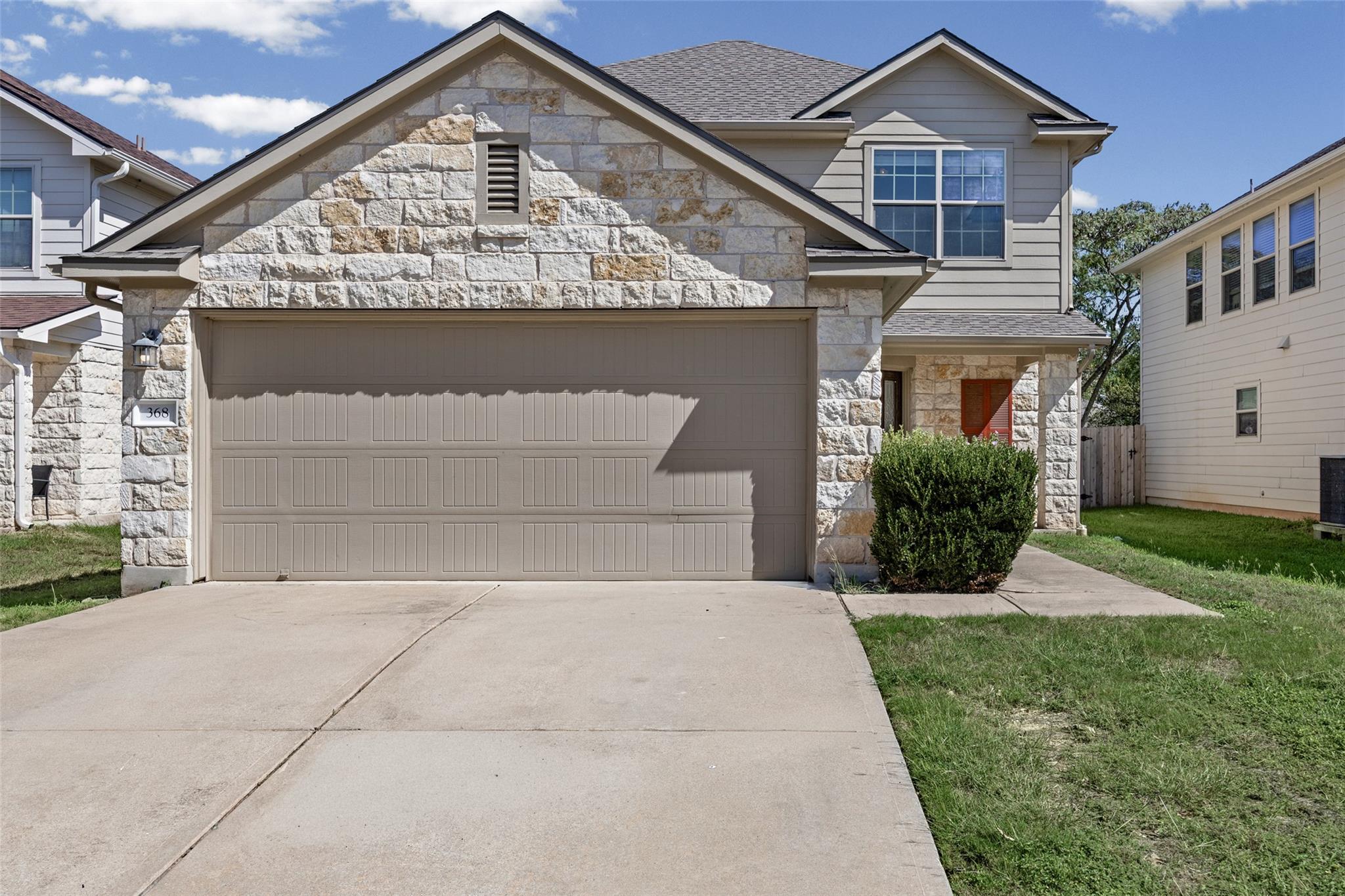 368 Housefinch Loop Property Photo 1