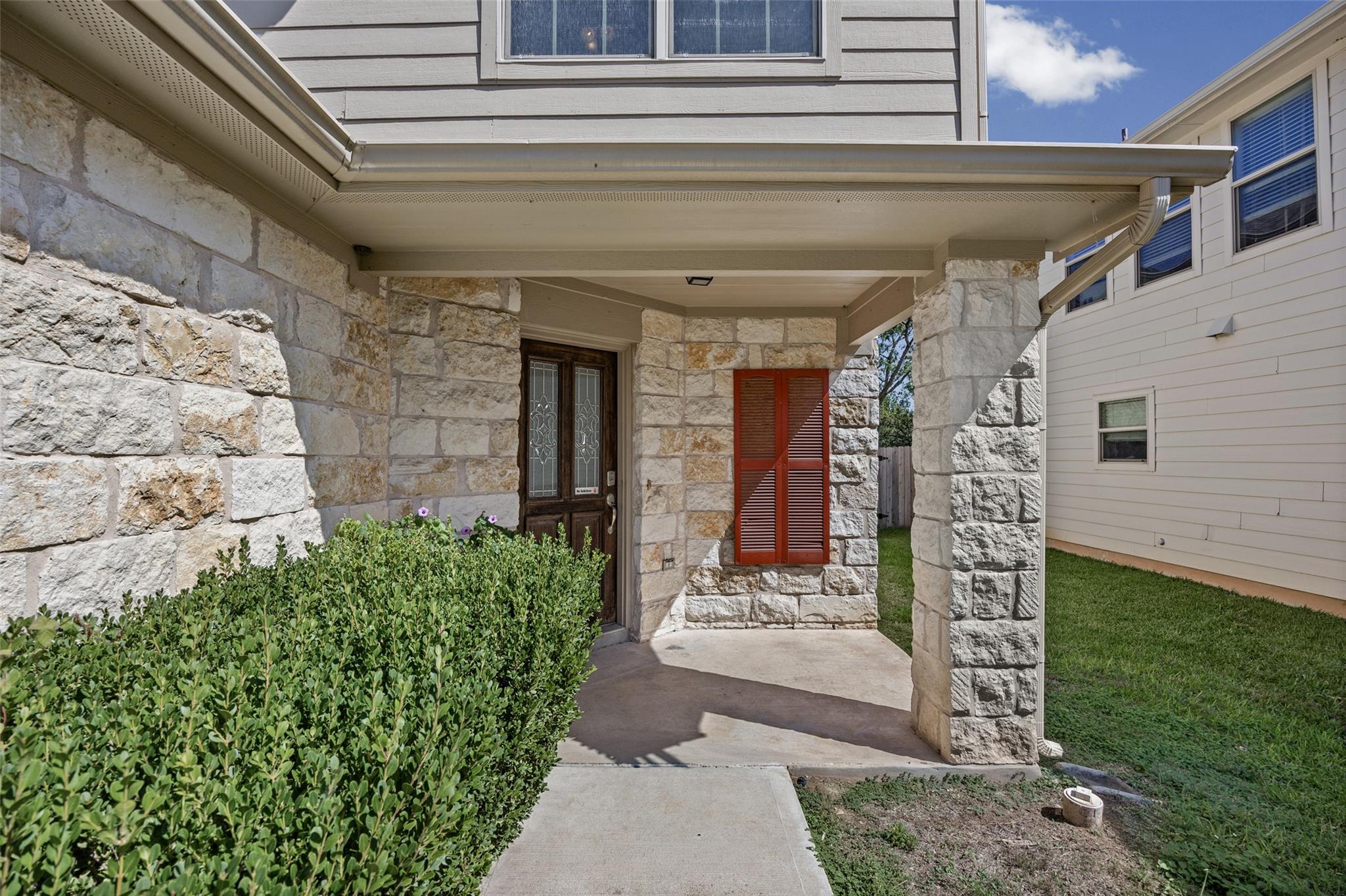 368 Housefinch Loop Property Photo 3