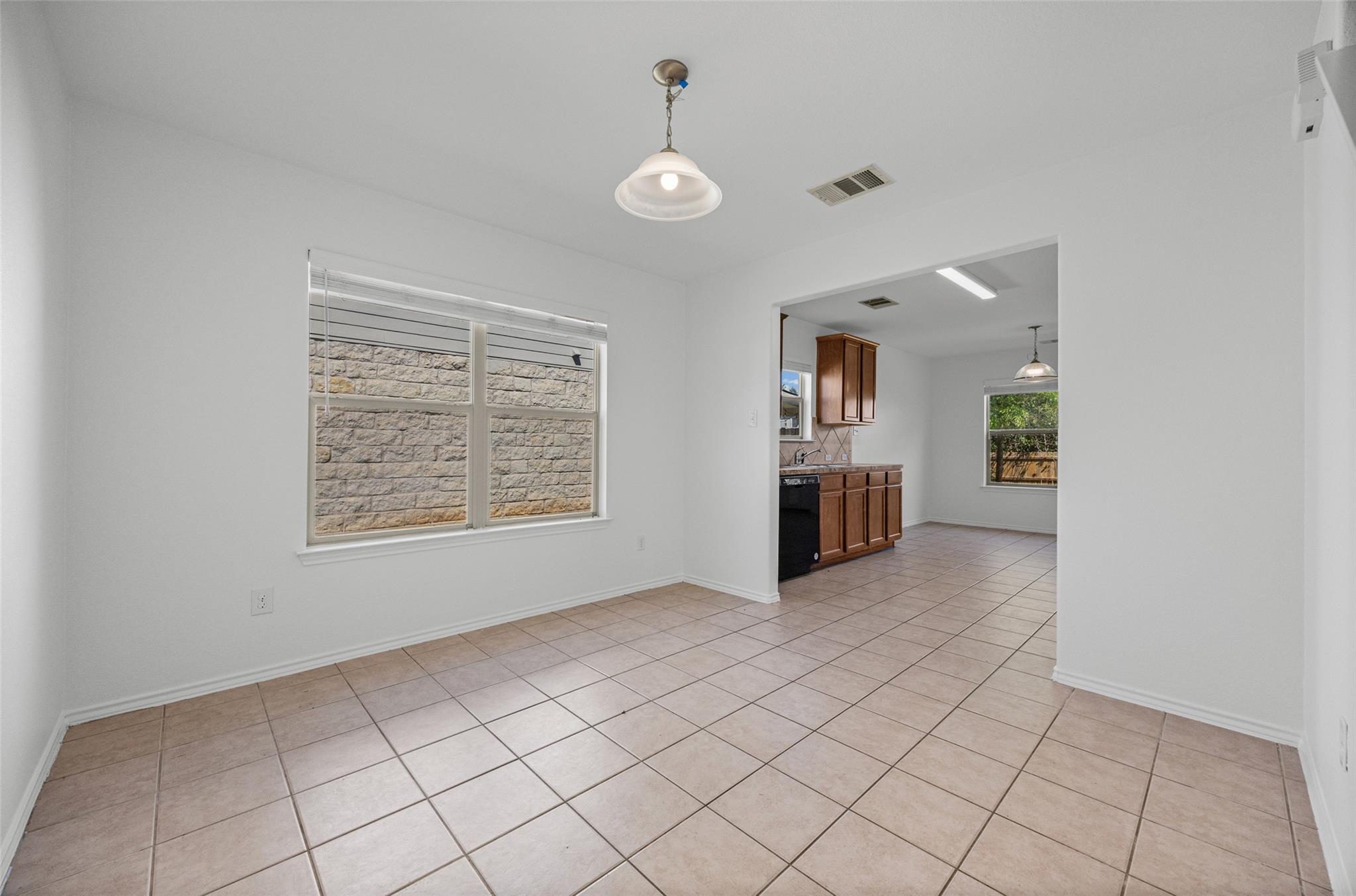 368 Housefinch Loop Property Photo 8