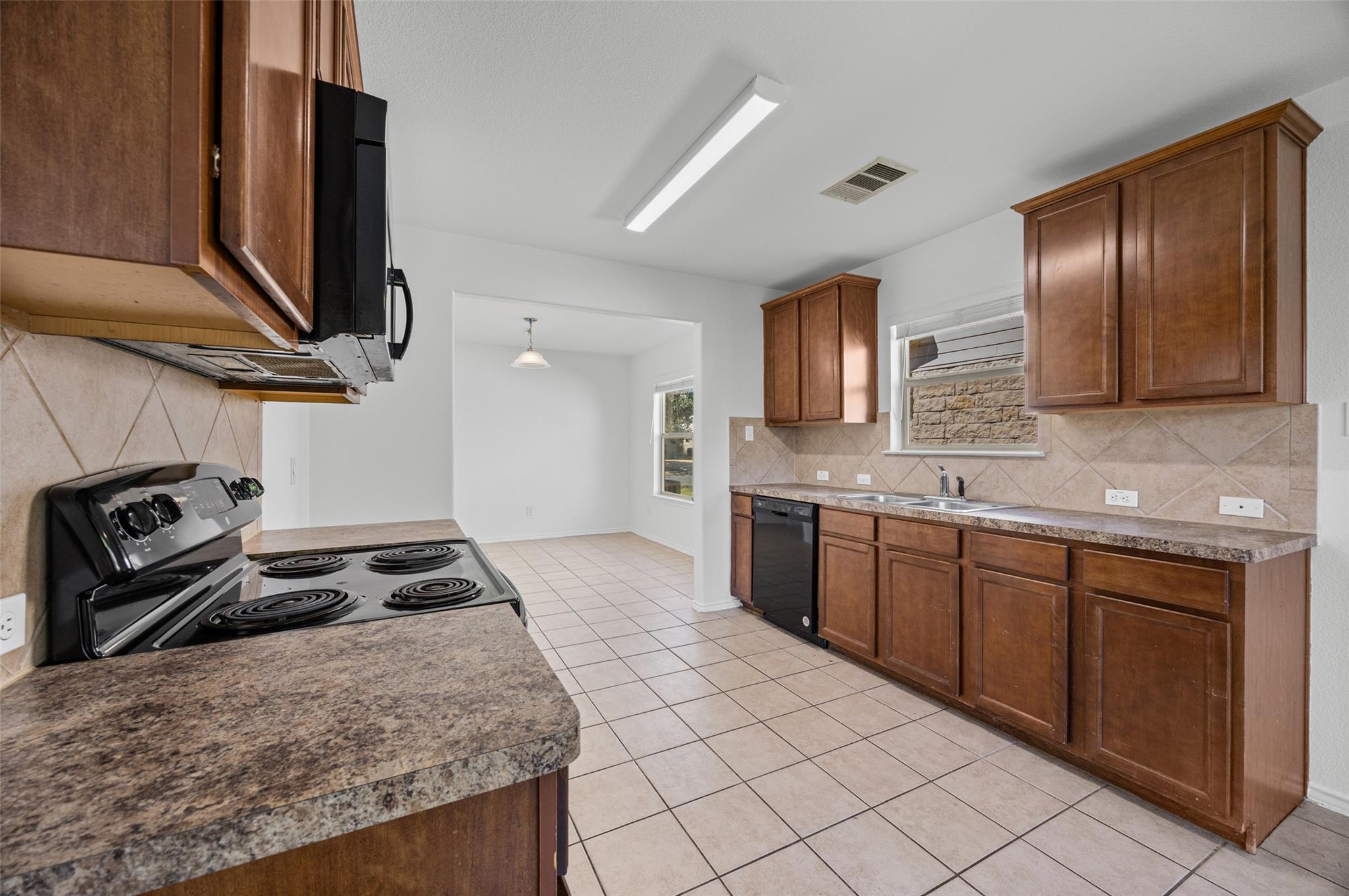 368 Housefinch Loop Property Photo 10