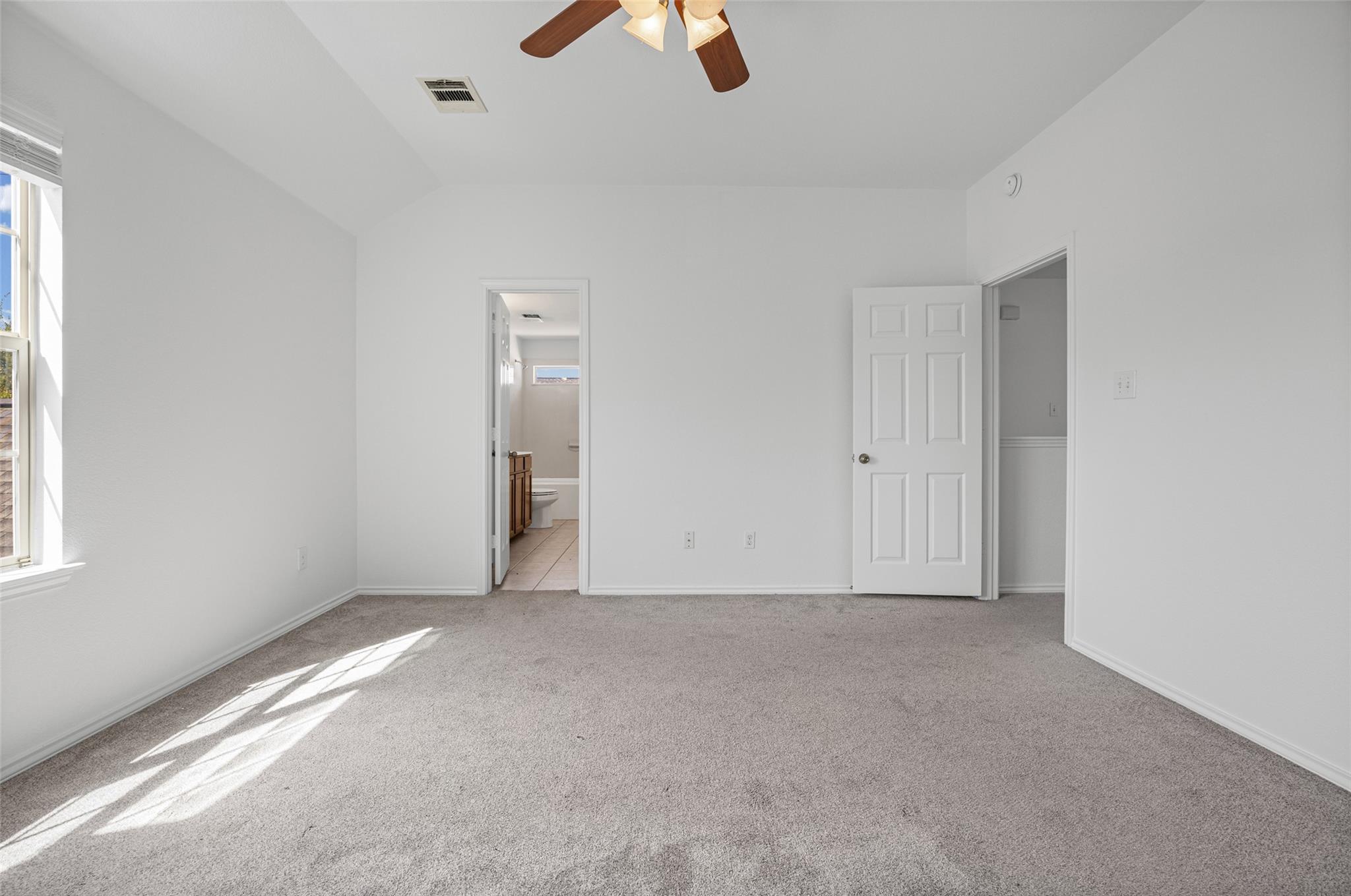368 Housefinch Loop Property Photo 13