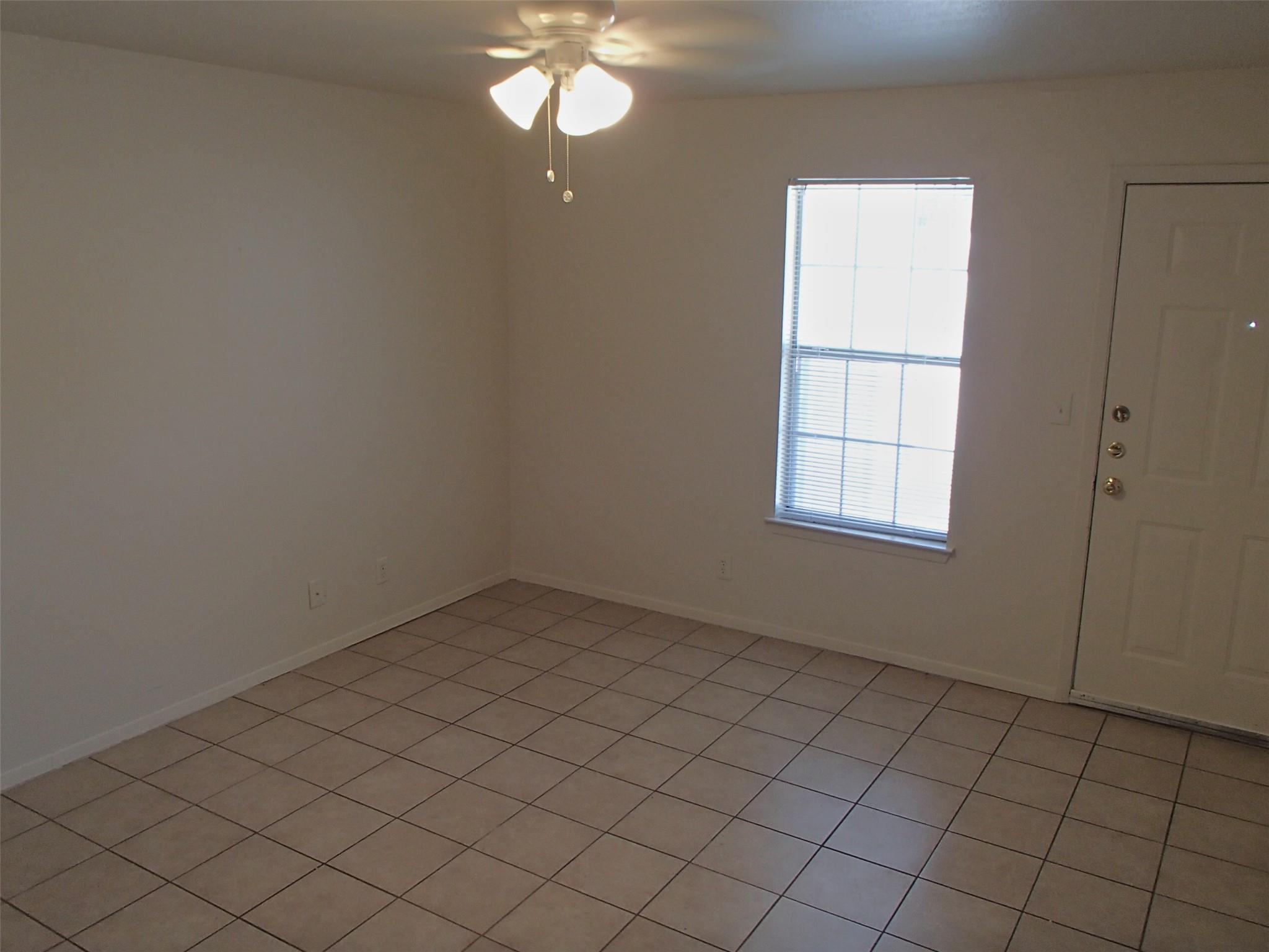 2202 Katy Ln #a Property Photo 5
