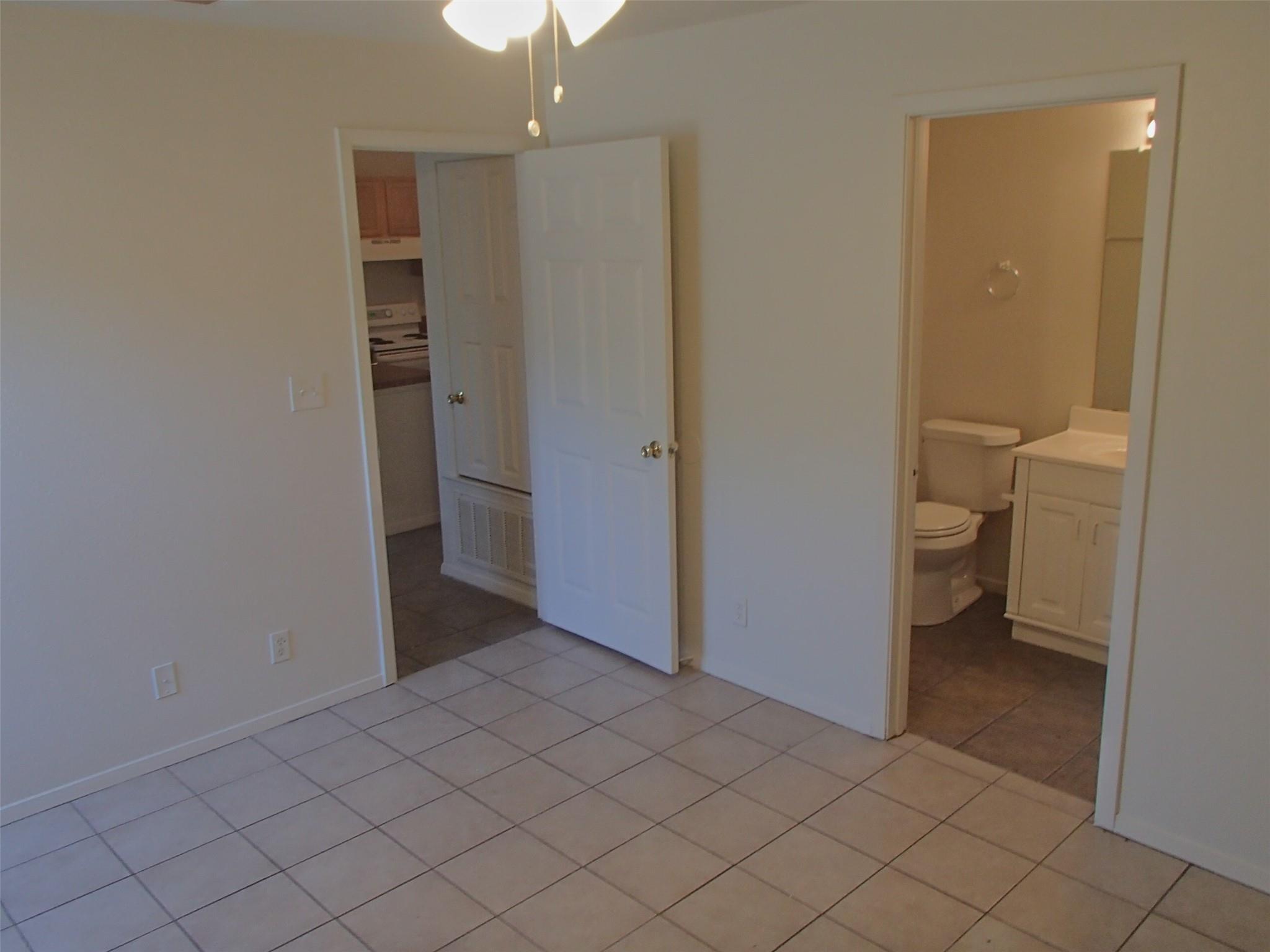 2202 Katy Ln #a Property Photo 6