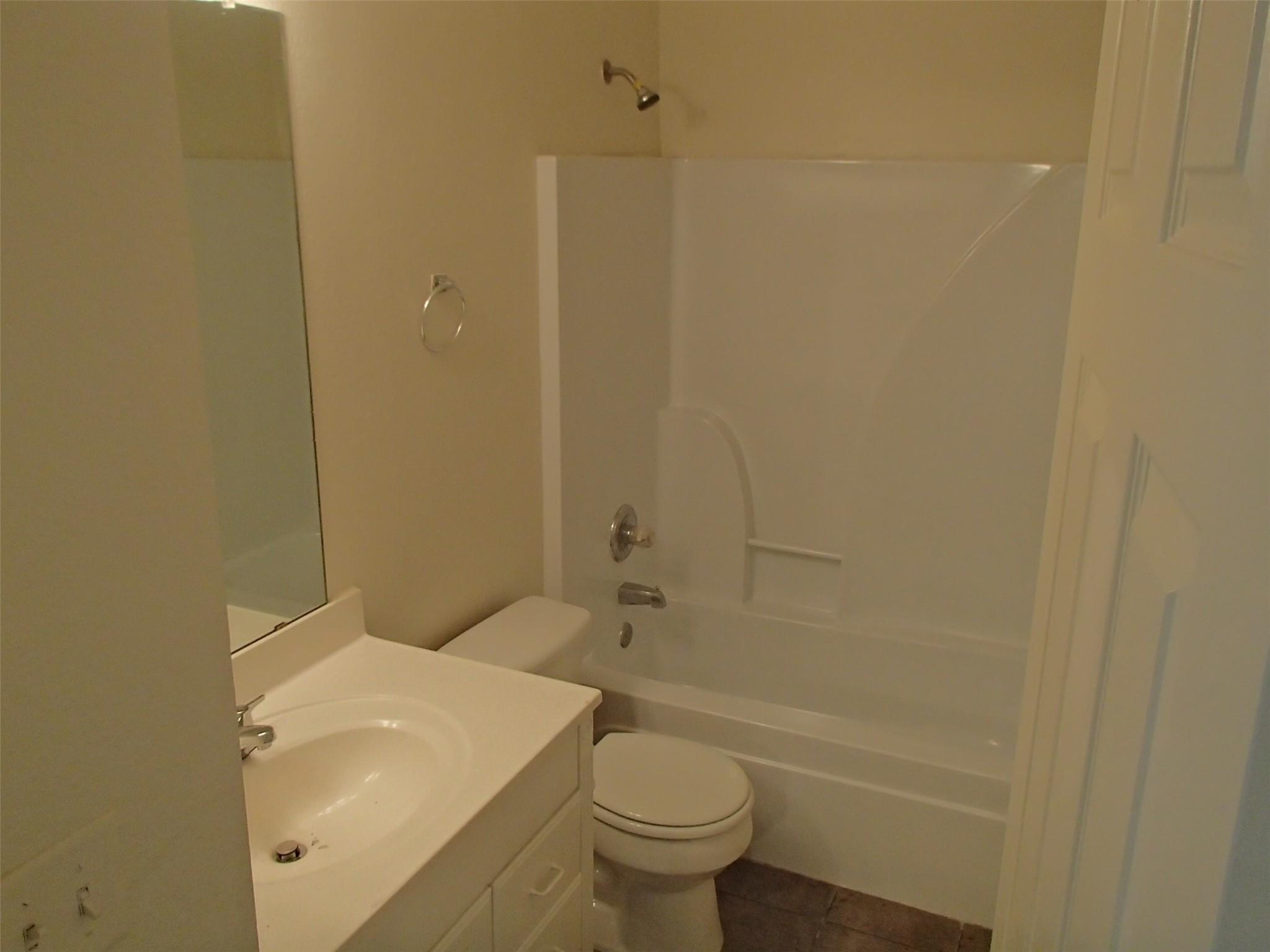 2202 Katy Ln #a Property Photo 9