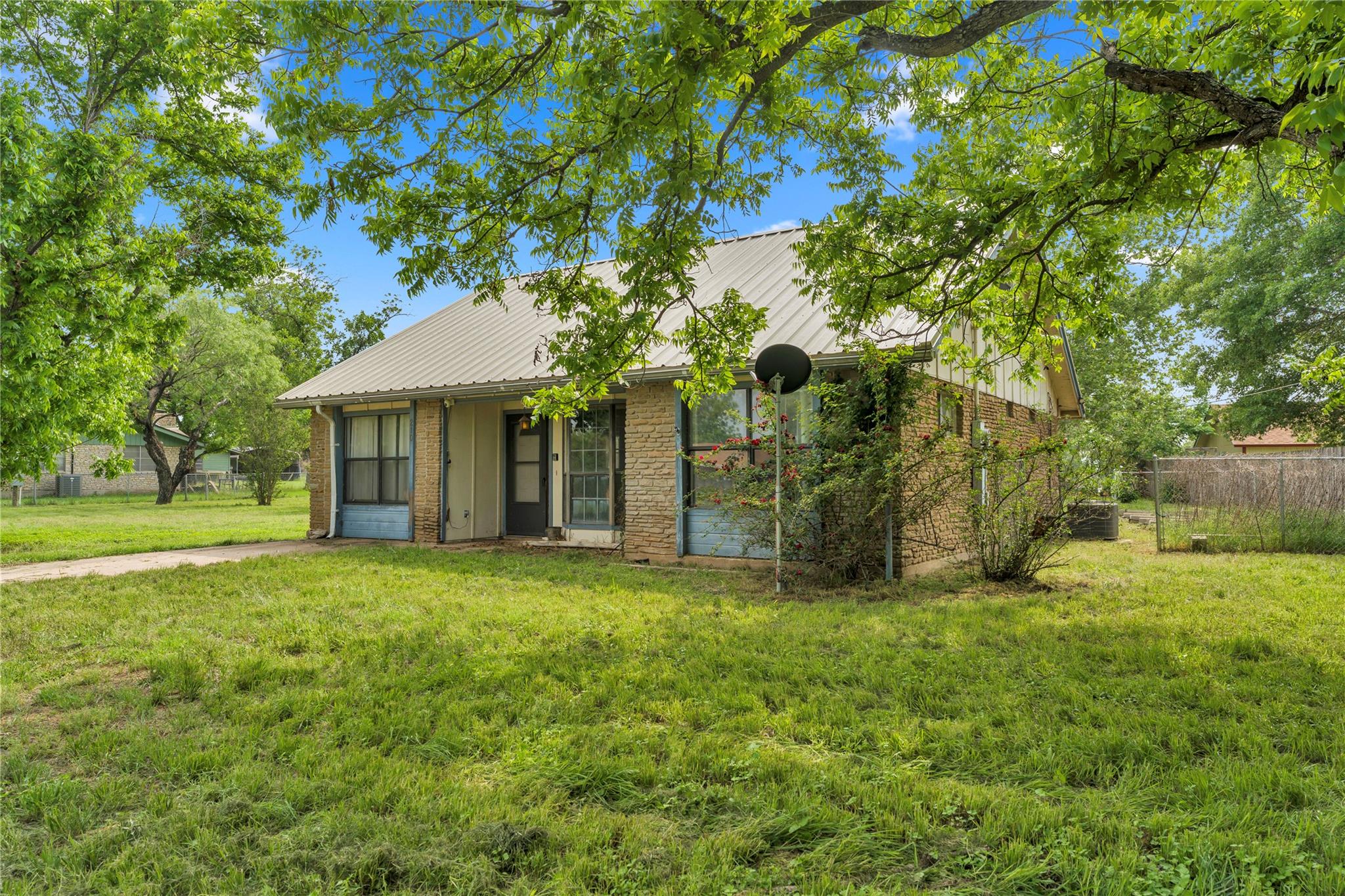 210 N River Oaks Dr Property Photo 7