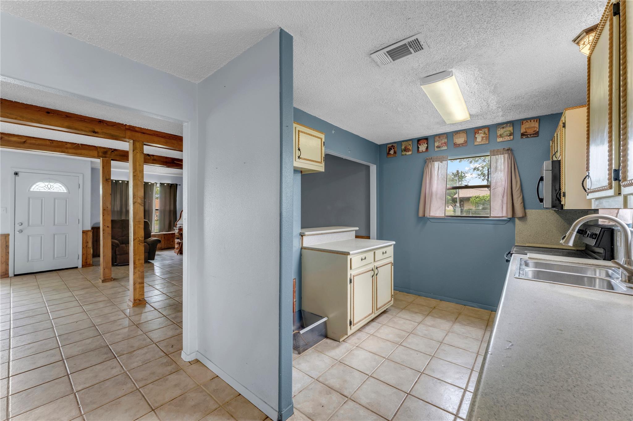 210 N River Oaks Dr Property Photo 17