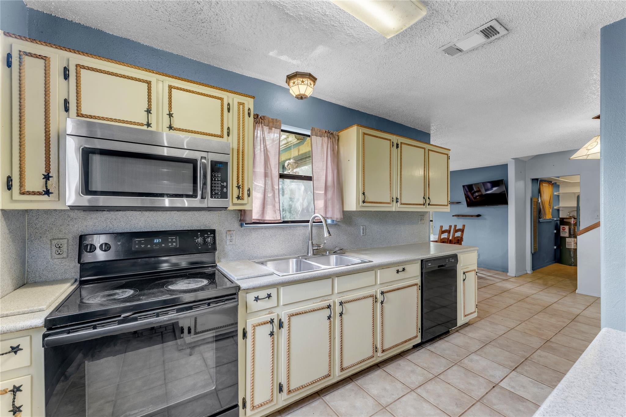 210 N River Oaks Dr Property Photo 18