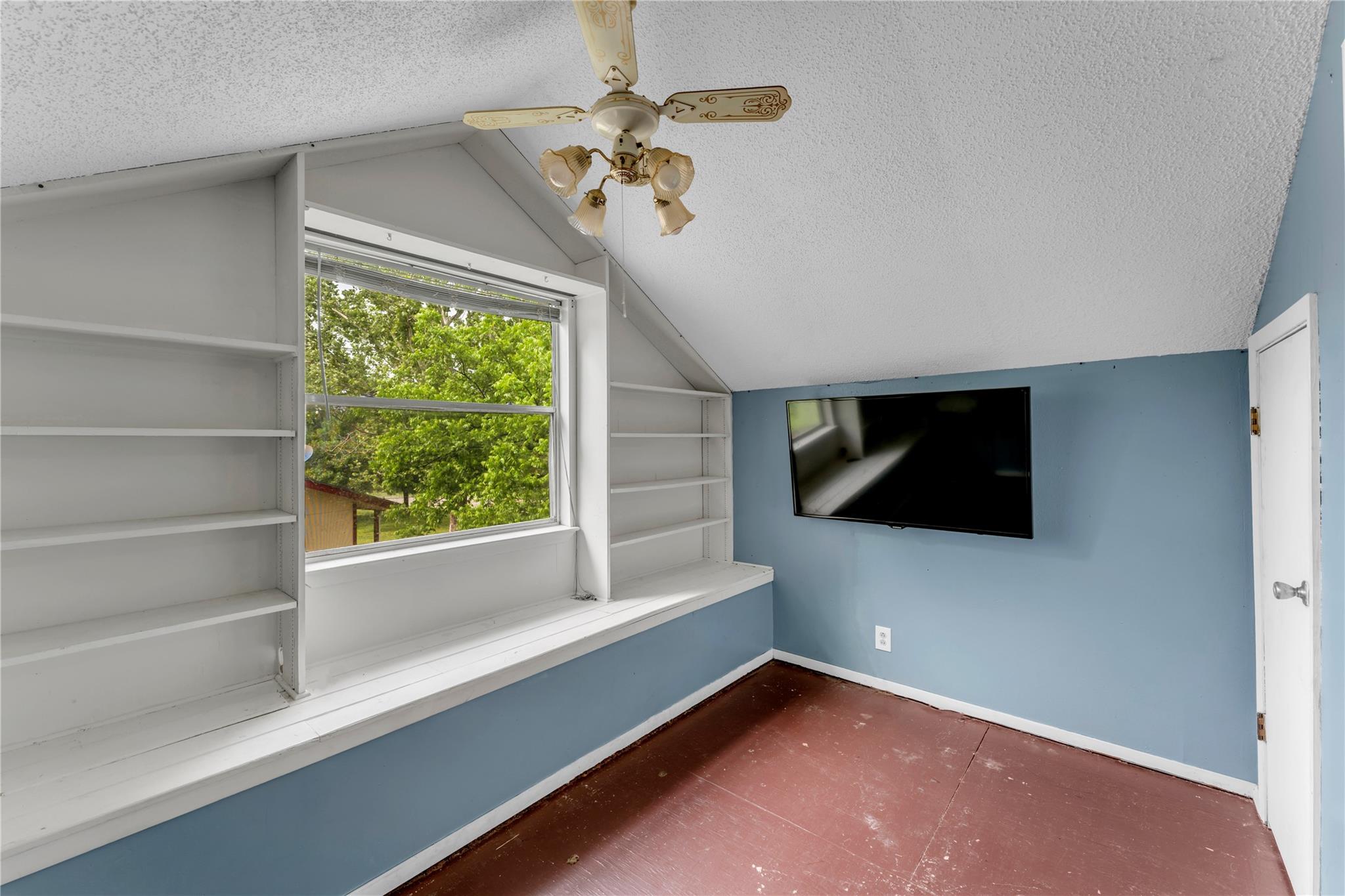 210 N River Oaks Dr Property Photo 22