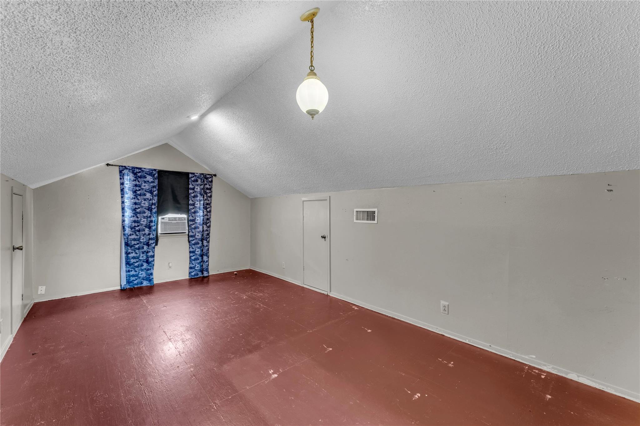 210 N River Oaks Dr Property Photo 23