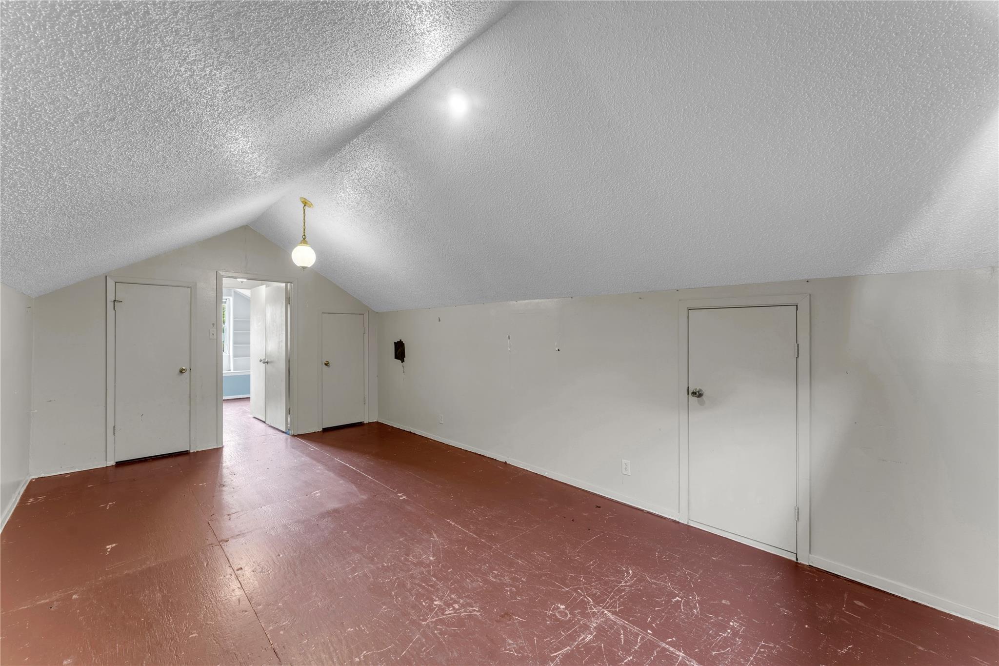 210 N River Oaks Dr Property Photo 24