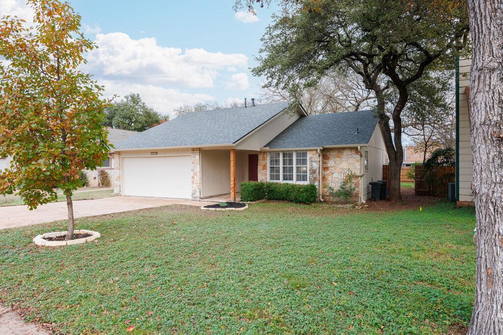7611 Navarro Pl Property Photo 1