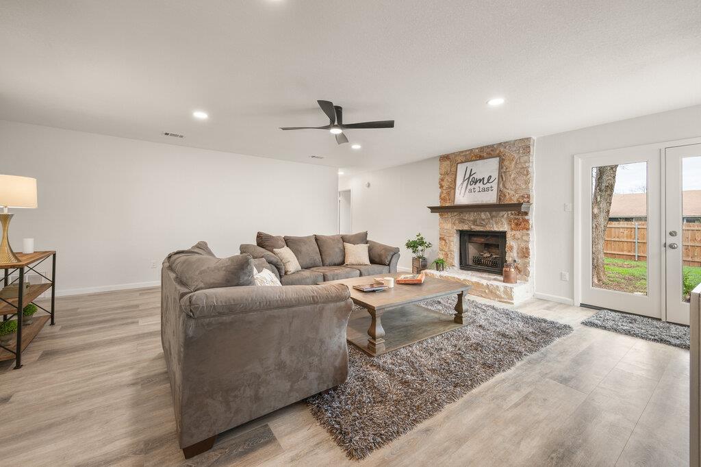 7611 Navarro Pl Property Photo 6