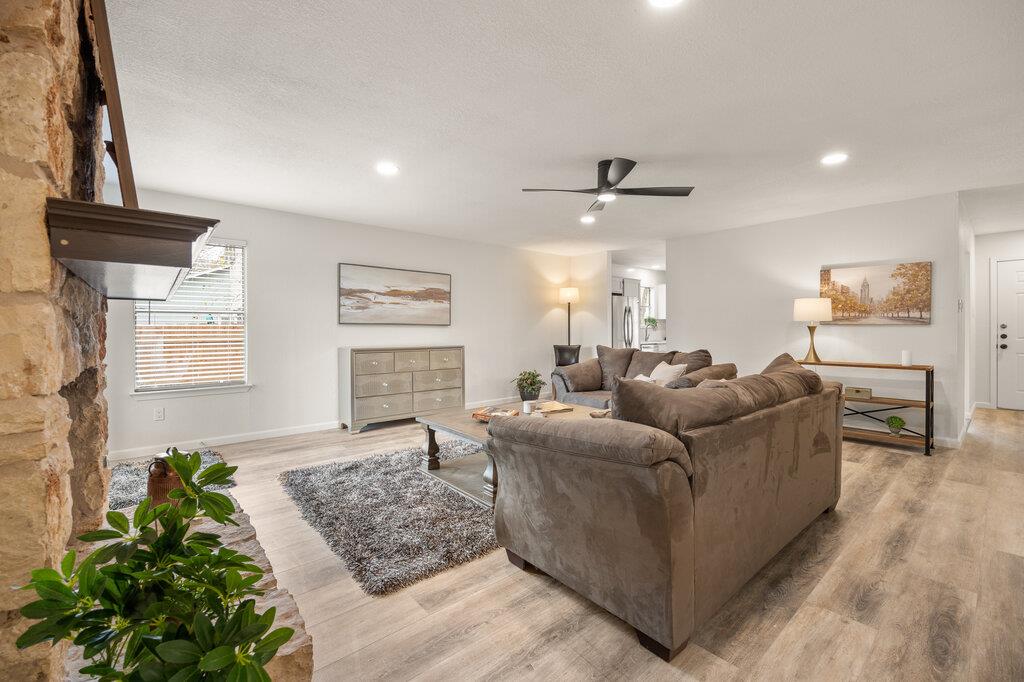 7611 Navarro Pl Property Photo 9