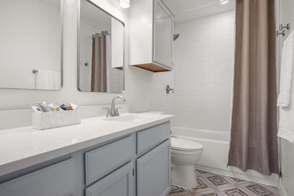 7611 Navarro Pl Property Photo 11