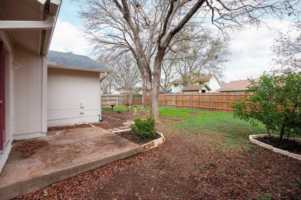 7611 Navarro Pl Property Photo 18