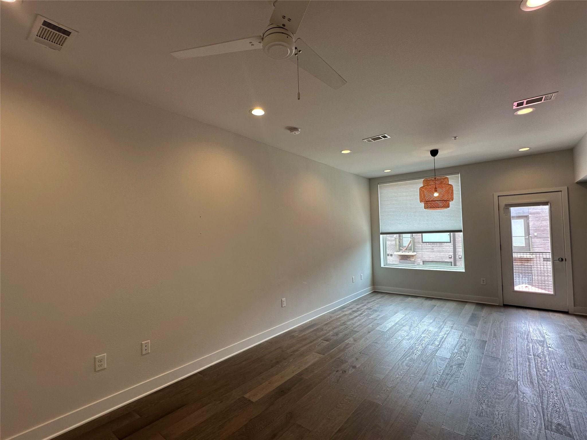 1800 E 4th St #321 Property Photo 4