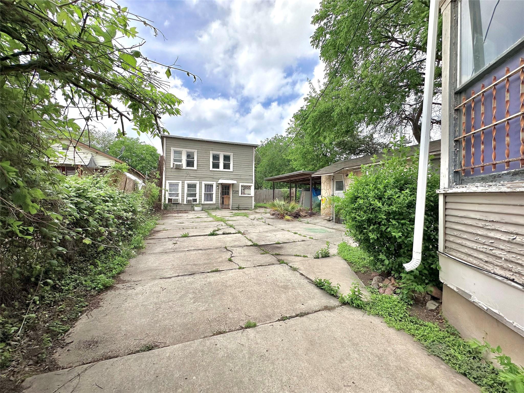 727 N Pine St Property Photo 10