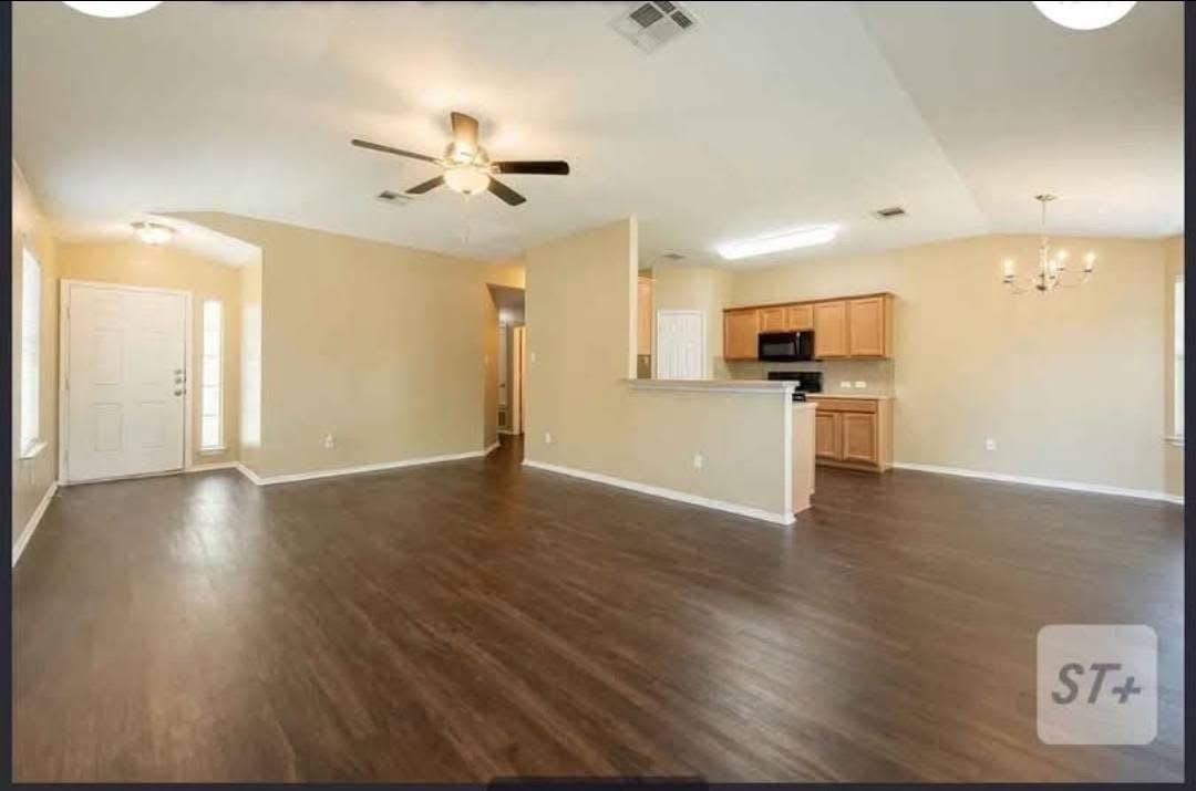 13605 James Garfield St Property Photo 5