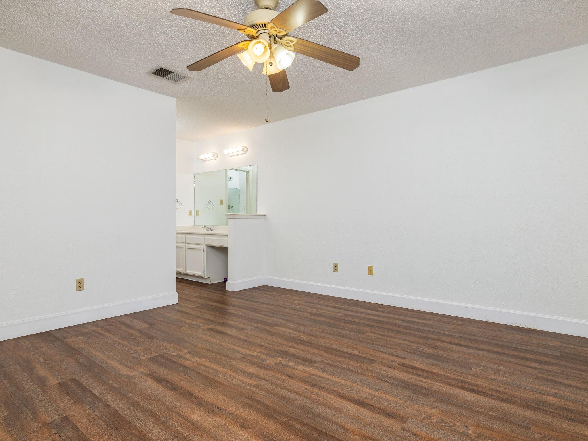 400 El Secreto St Property Photo 15