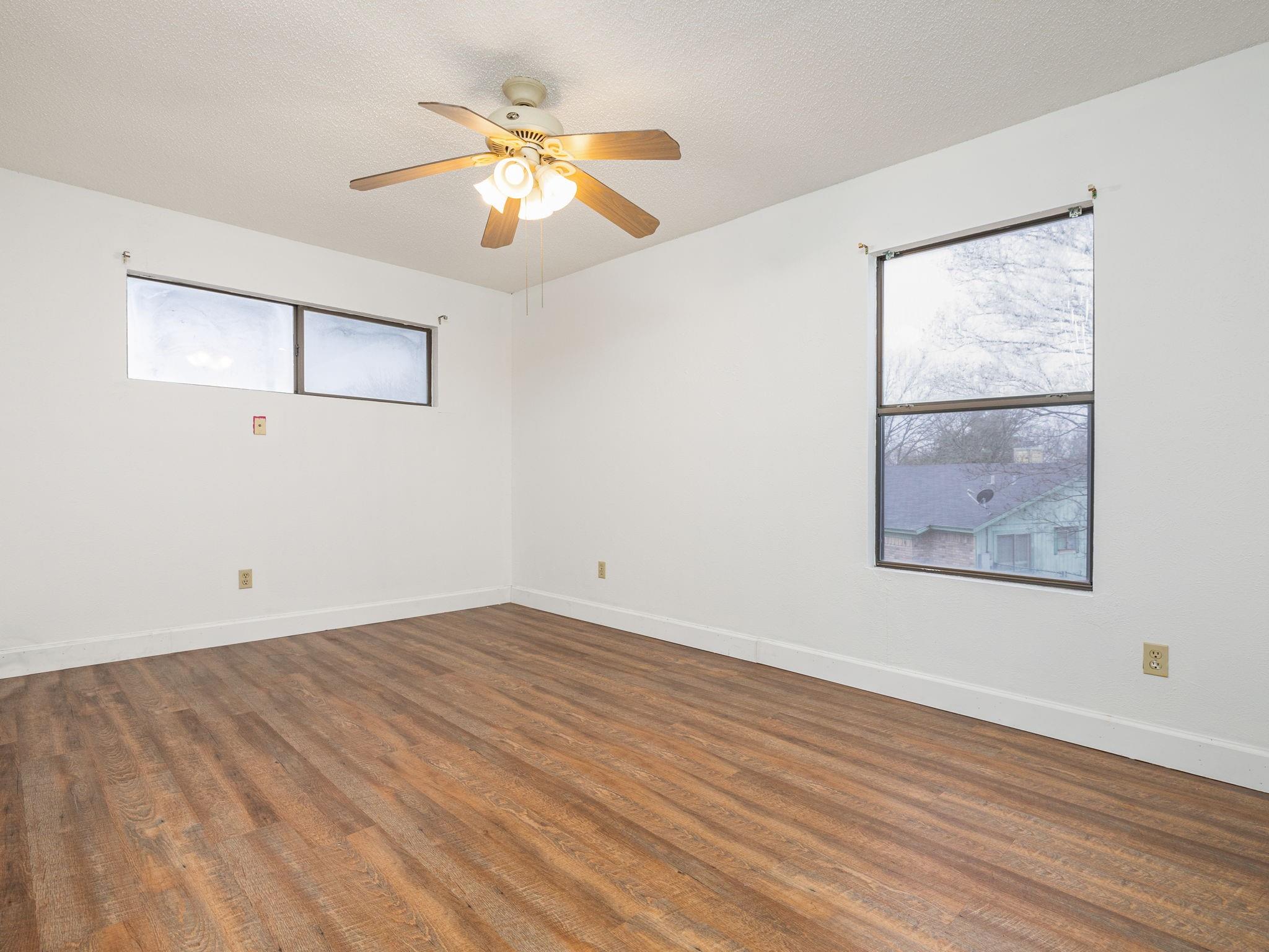 400 El Secreto St Property Photo 18