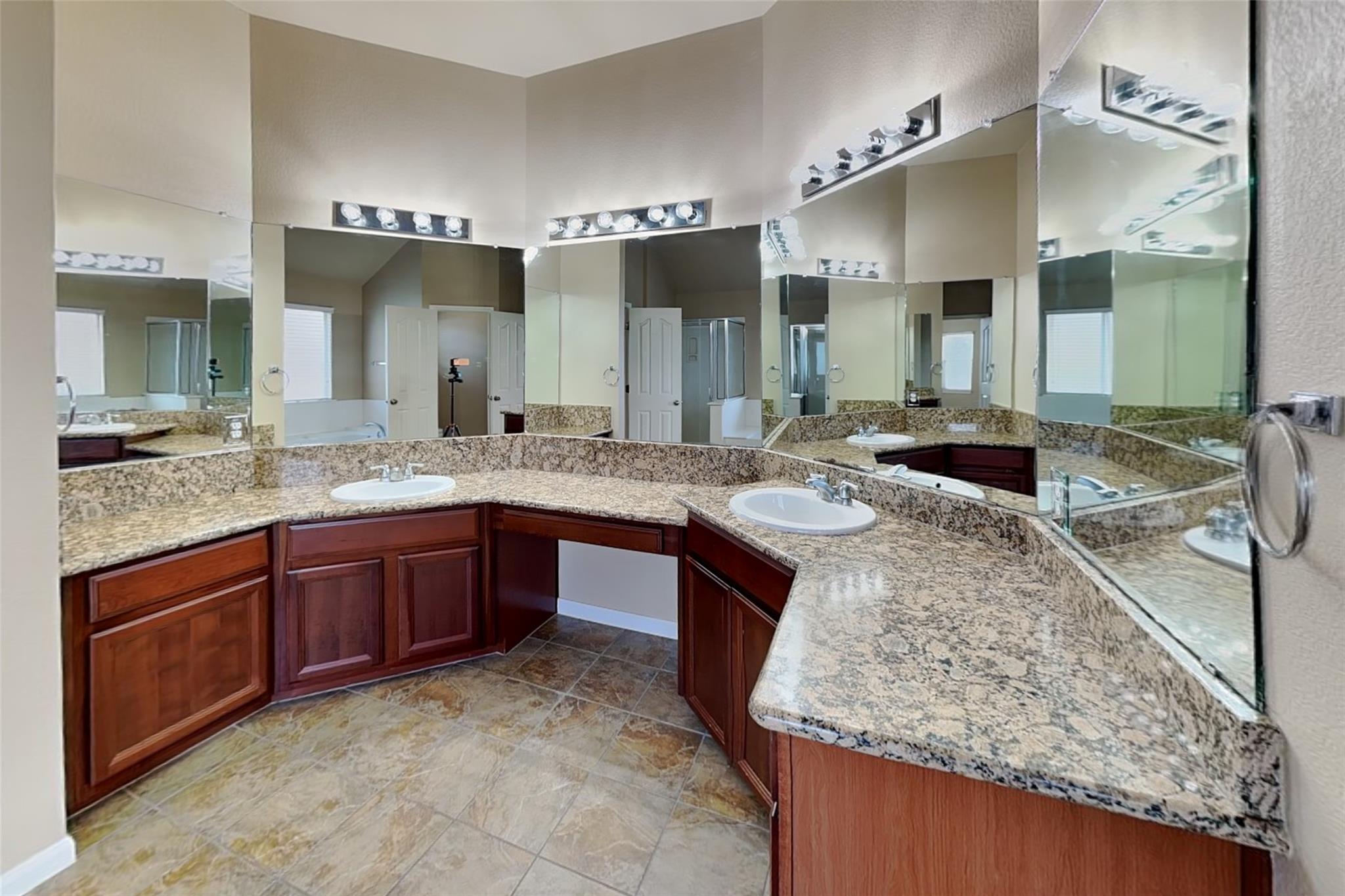 5301 Cypress Ranch Blvd Property Photo 14